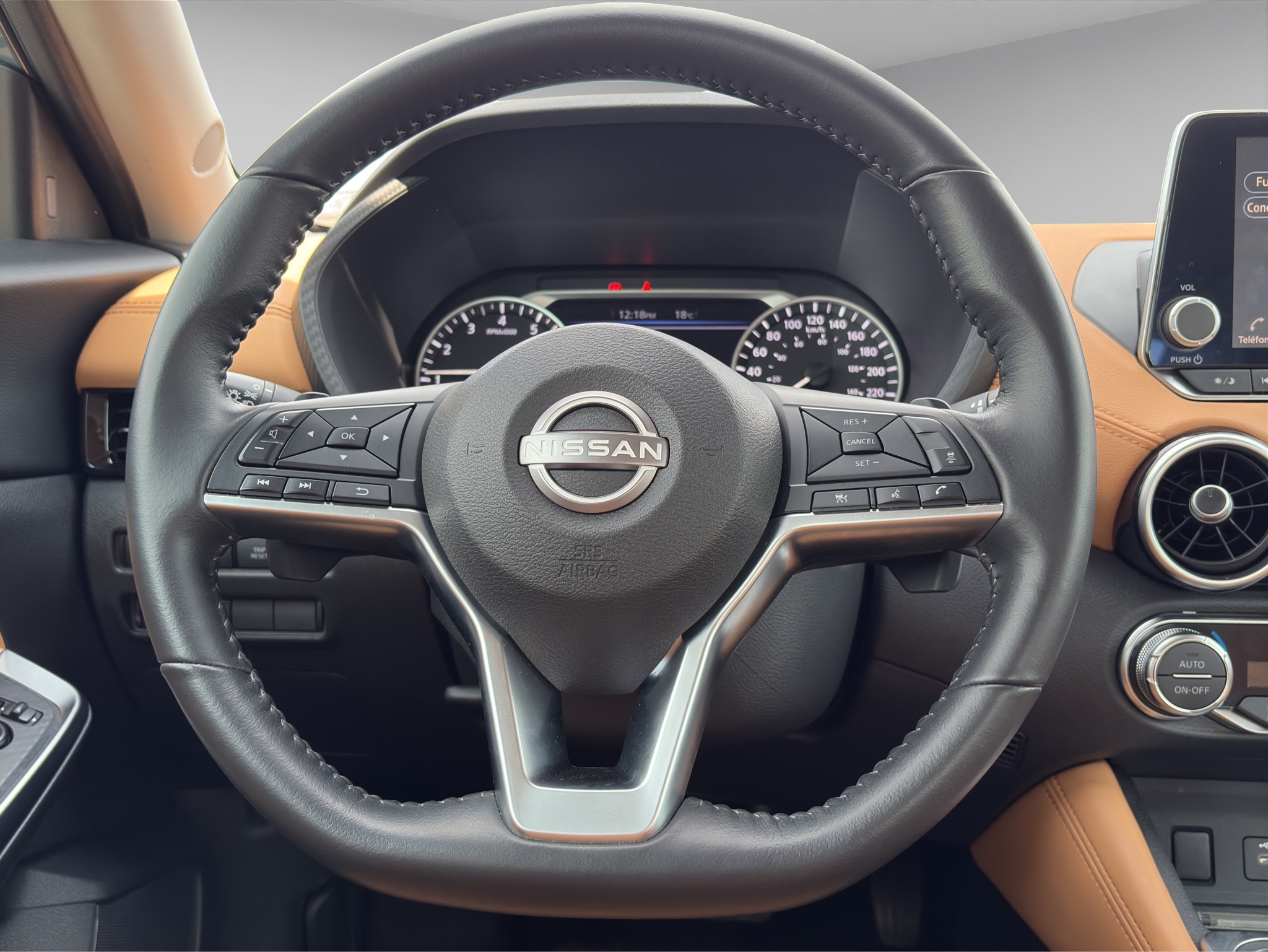 Nissan Sentra 4 pts. SR Platinum, TA, a/ac. Aut., piel, QC, s. Bose, f. led, RA-18 2024