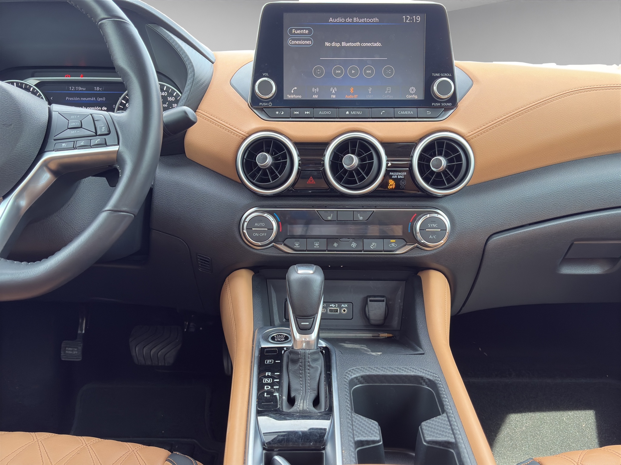 Nissan Sentra 4 pts. SR Platinum, TA, a/ac. Aut., piel, QC, s. Bose, f. led, RA-18 2024