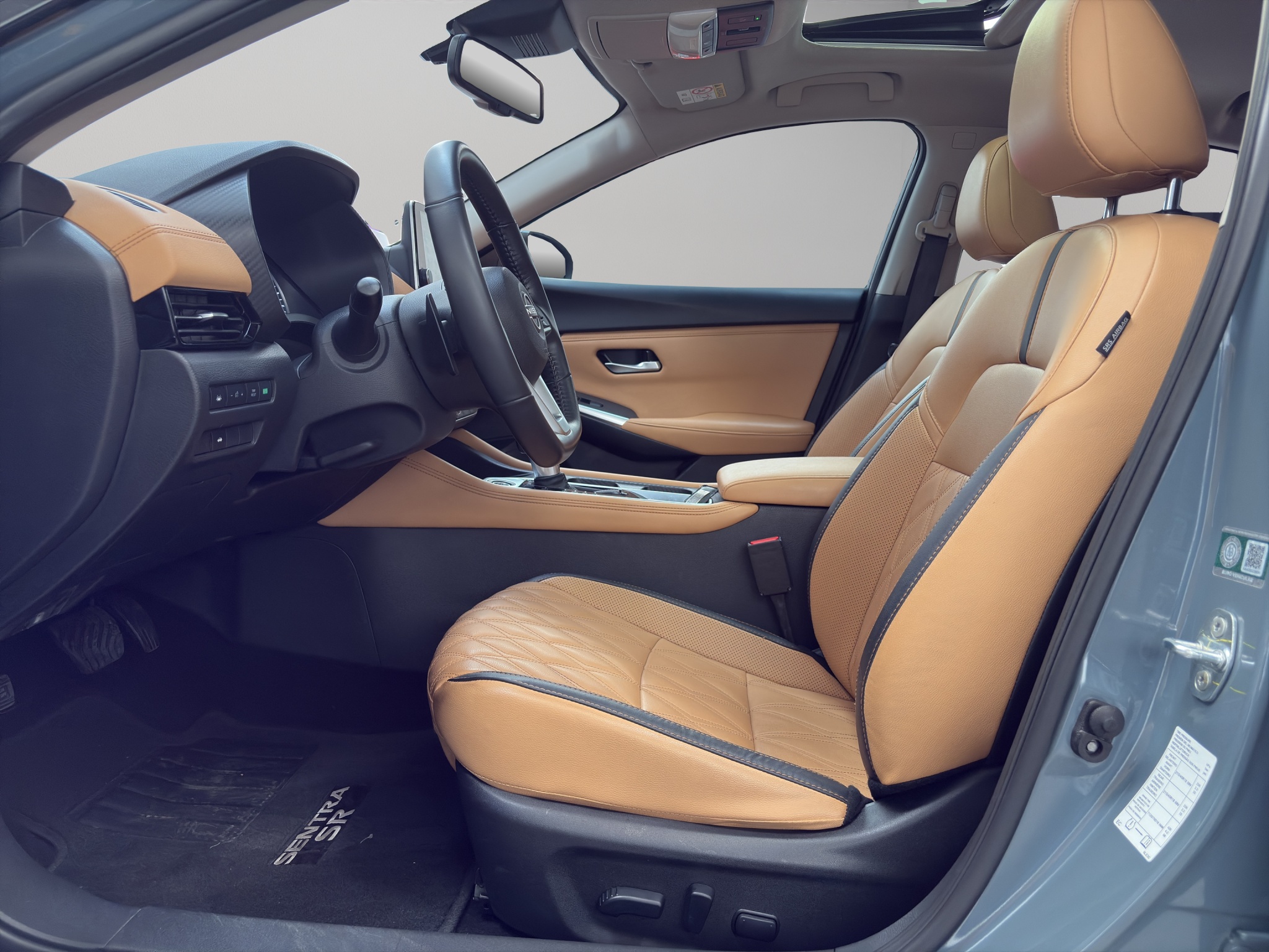 Nissan Sentra 4 pts. SR Platinum, TA, a/ac. Aut., piel, QC, s. Bose, f. led, RA-18 2024