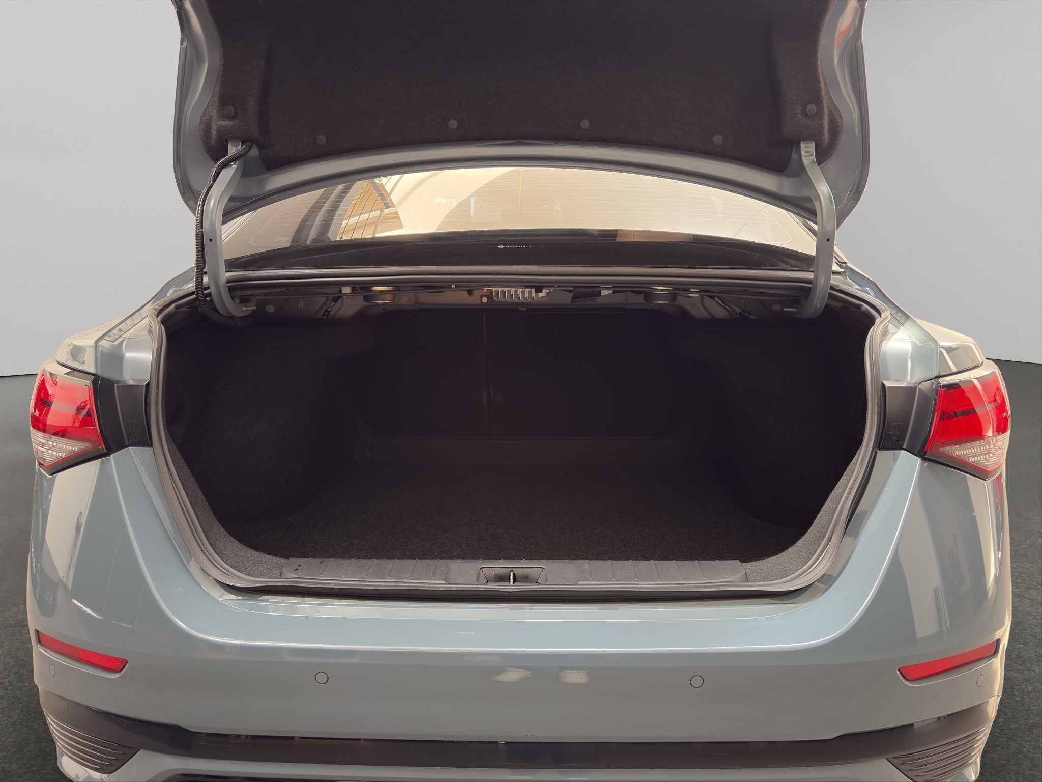 Nissan Sentra 4 pts. SR Platinum, TA, a/ac. Aut., piel, QC, s. Bose, f. led, RA-18 2024