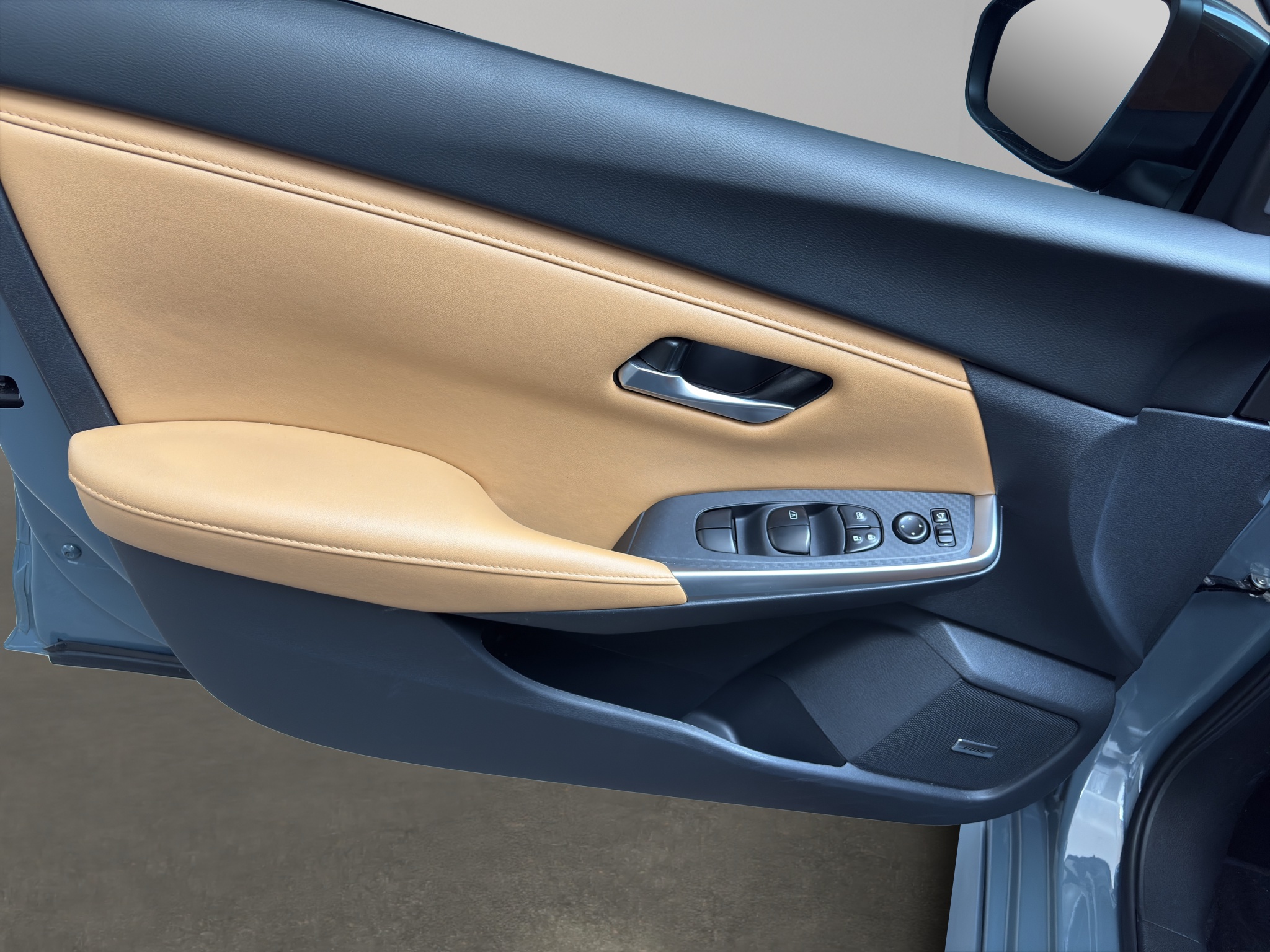 Nissan Sentra 4 pts. SR Platinum, TA, a/ac. Aut., piel, QC, s. Bose, f. led, RA-18 2024