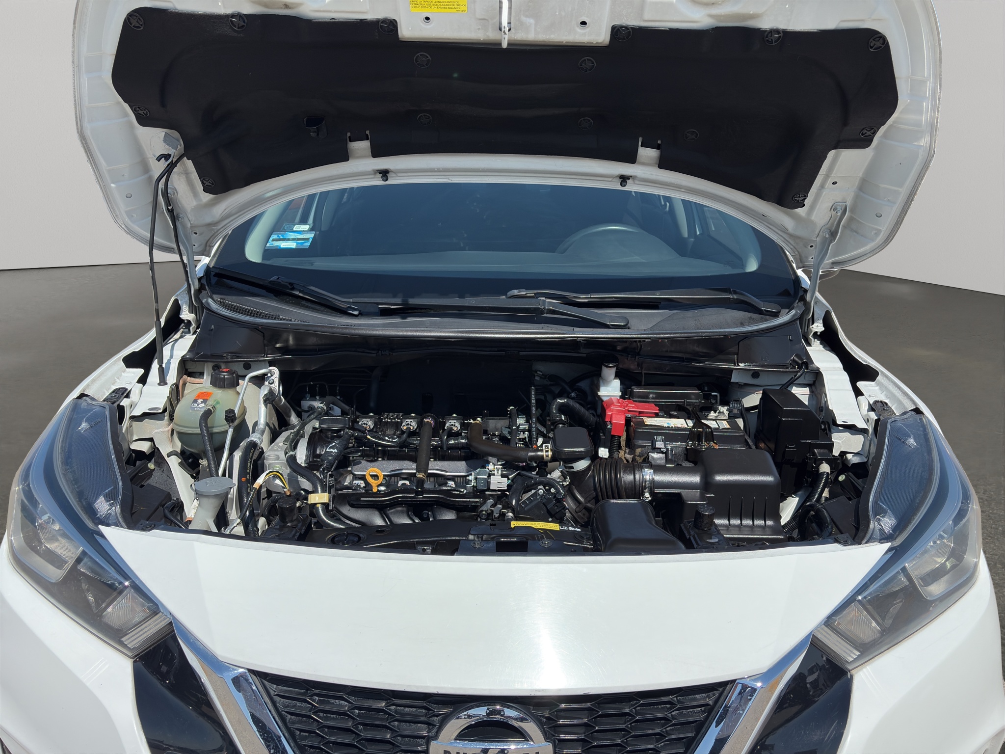 Nissan Versa 4 pts. Sense, CVT, a/ac., VE, R-15 2021