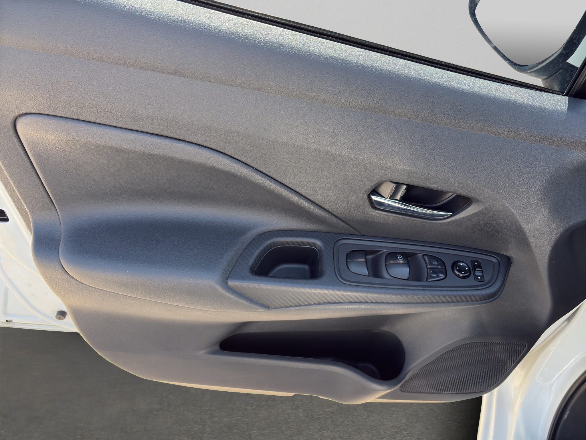 Nissan Versa 4 pts. Sense, CVT, a/ac., VE, R-15 2021