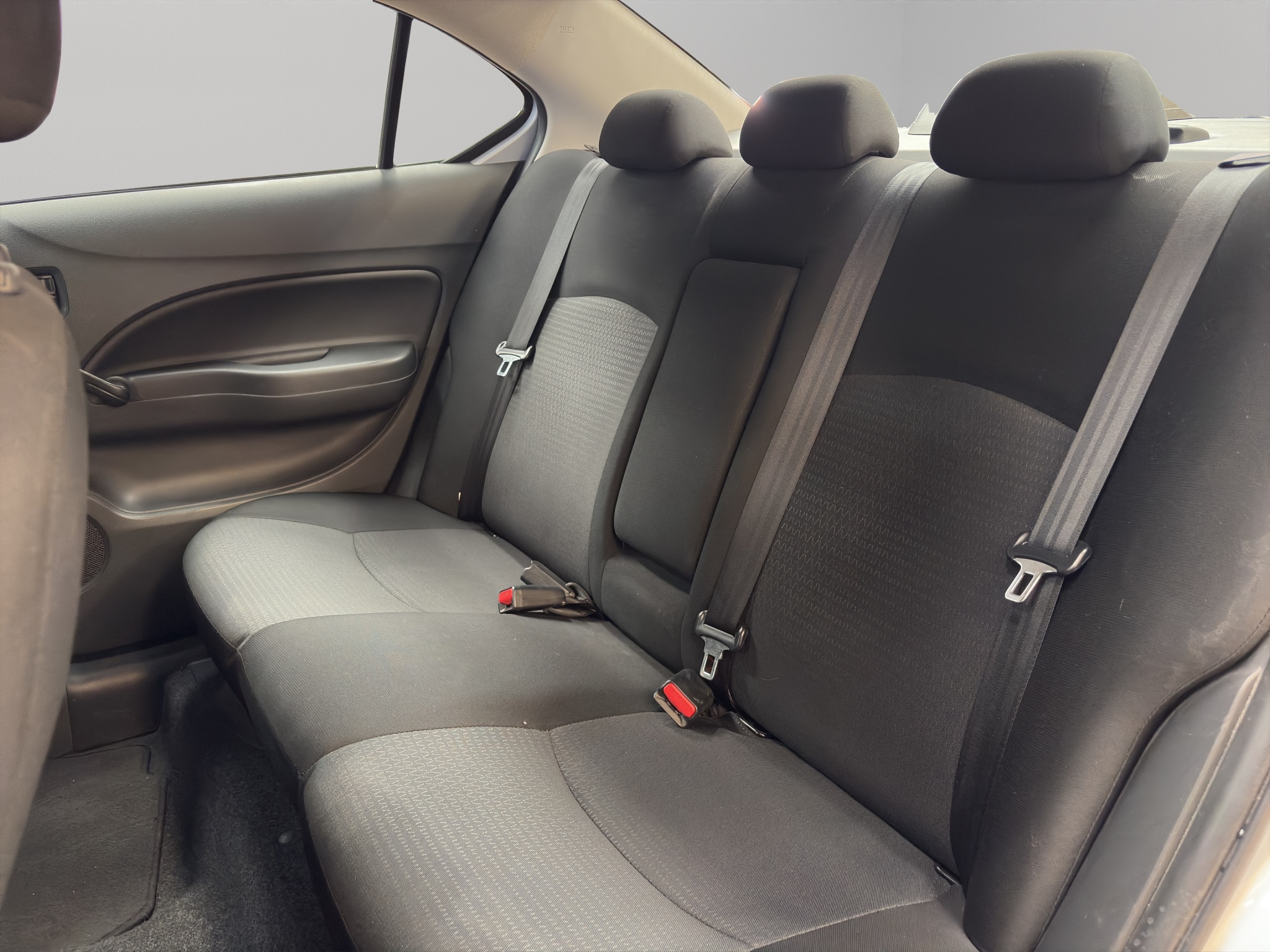 Mitsubishi Mirage 4 pts. G4 GLX, CVT, a/ac., VE del., R-14 2024