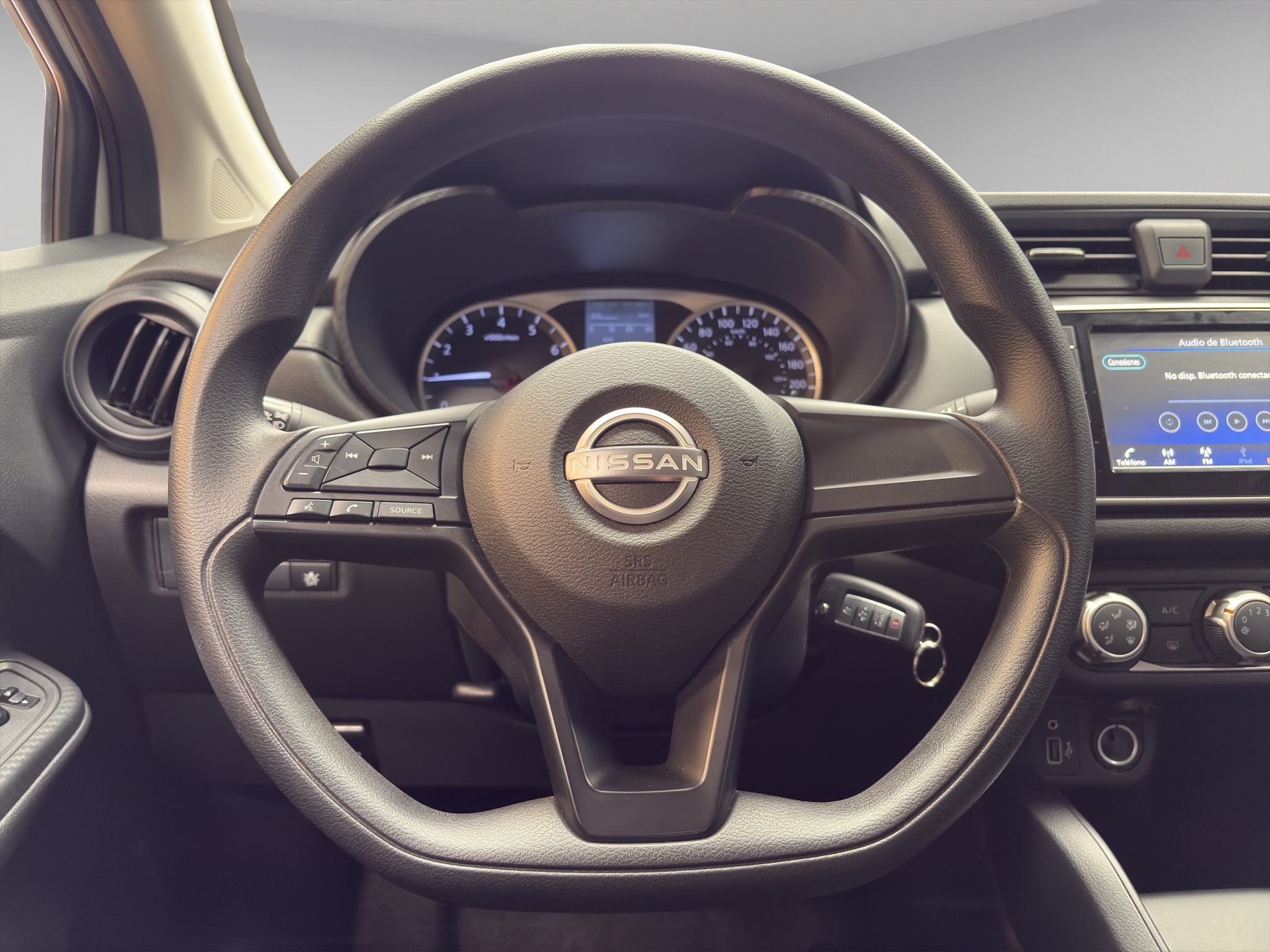 Nissan Versa 4 pts. Sense, CVT, a/ac., R-15 2024