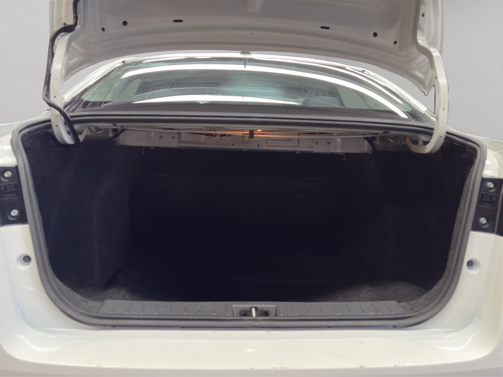 Nissan Versa 4 pts. Sense, CVT, a/ac., R-15 2024