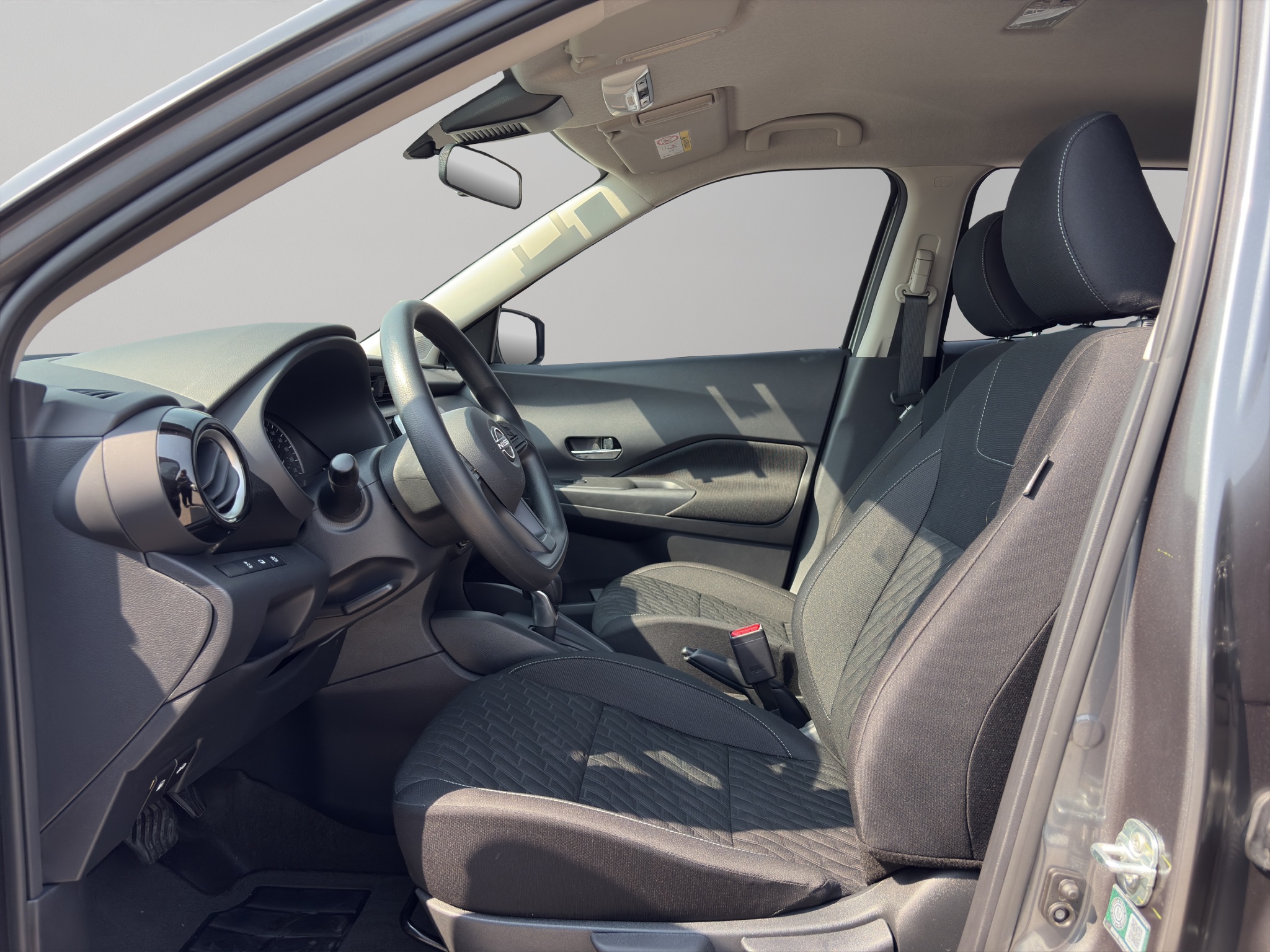 Nissan Kicks  5 pts. Play Advance, 1.6l, TM5, RA-17 (línea nueva) 2025