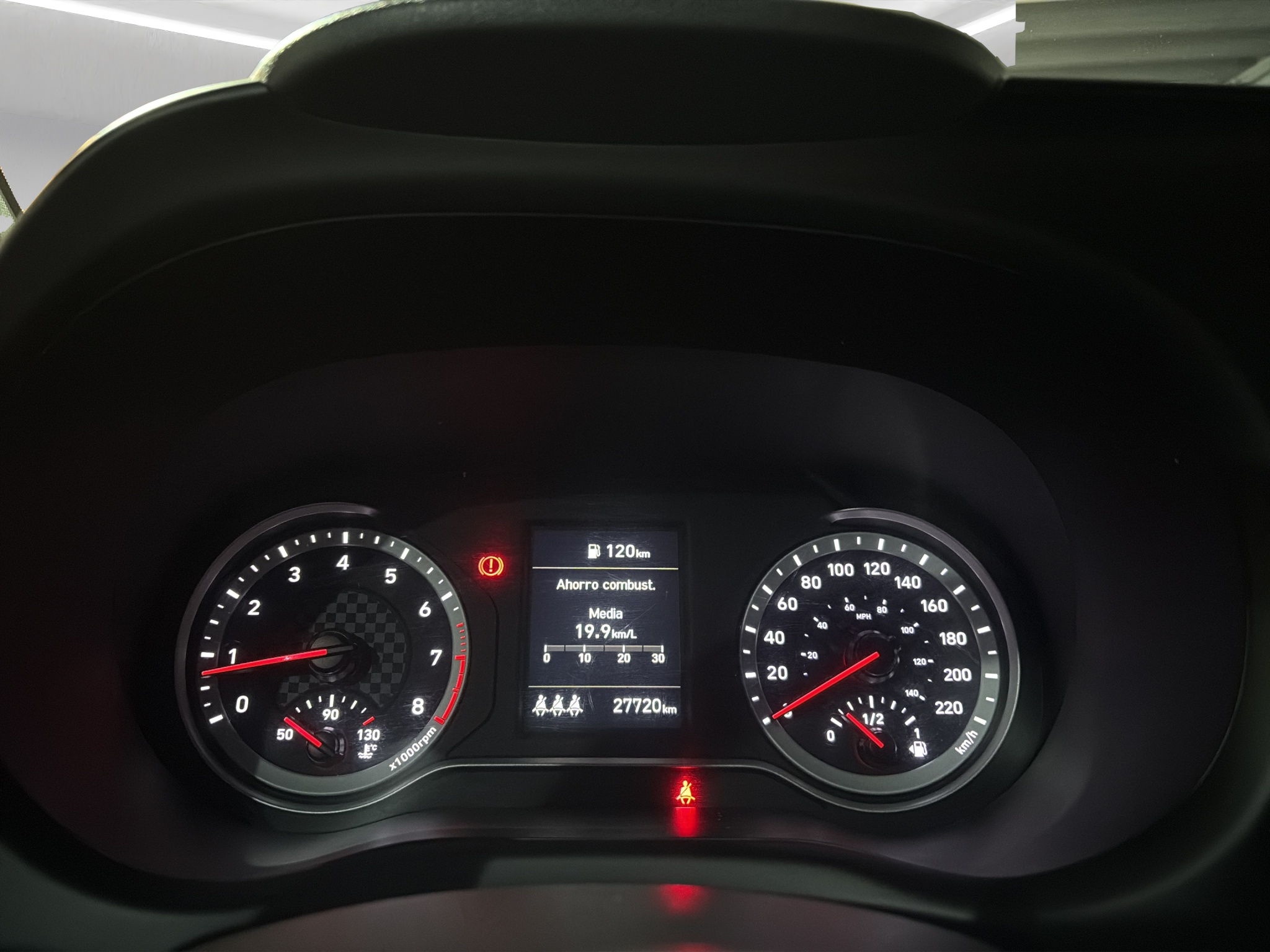 Hyundai Grand i10 4 pts. GL MID, 1.2l, TM5, VE, RA-15 (cambio de línea) 2024