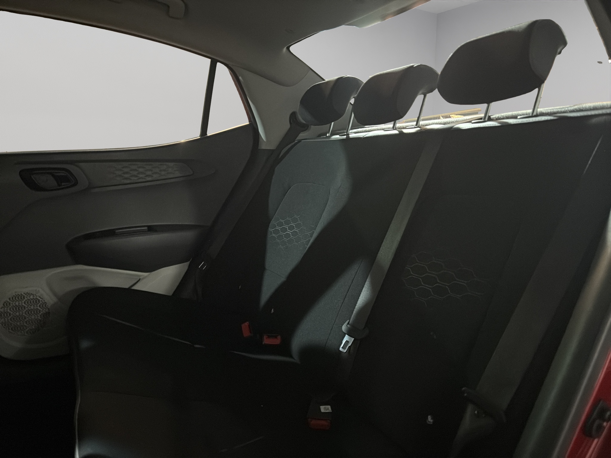 Hyundai Grand i10 4 pts. GL MID, 1.2l, TM5, VE, RA-15 (cambio de línea) 2024