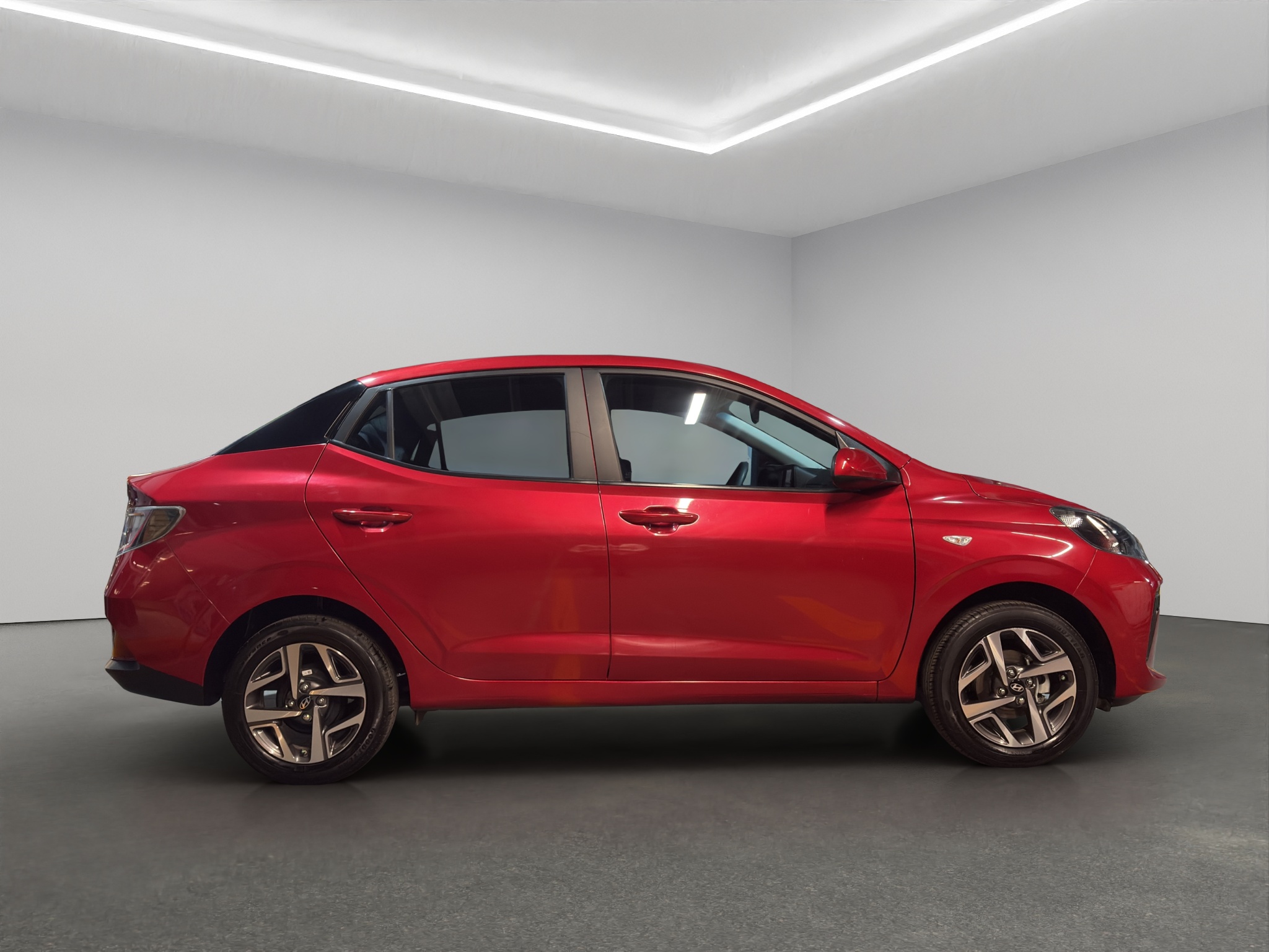 Hyundai Grand i10 4 pts. GL MID, 1.2l, TM5, VE, RA-15 (cambio de línea) 2024