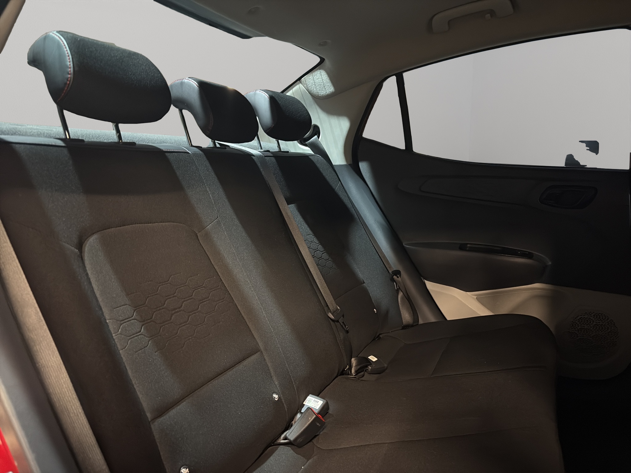 Hyundai Grand i10 4 pts. GL MID, 1.2l, TM5, VE, RA-15 (cambio de línea) 2024