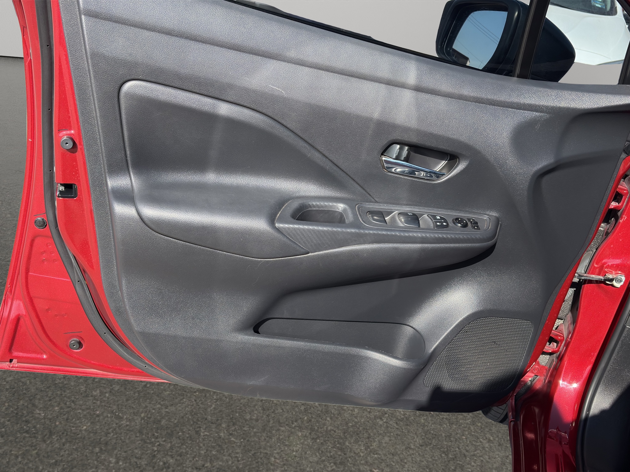 Nissan Versa 4 pts. Sense, CVT, a/ac., VE, R-15 (línea anterior) 2022