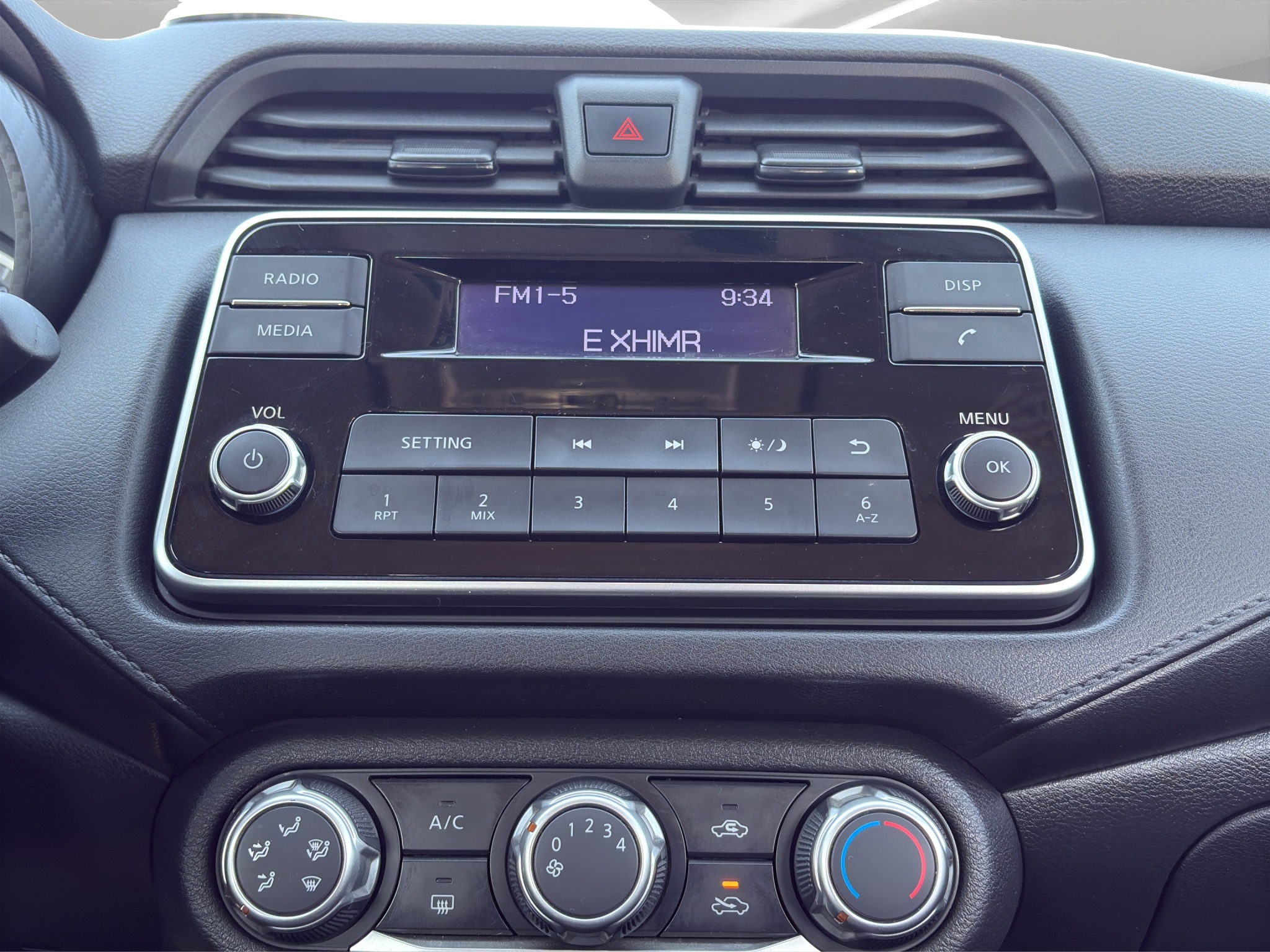 Nissan Versa 4 pts. Sense, CVT, a/ac., VE, R-15 (línea anterior) 2022