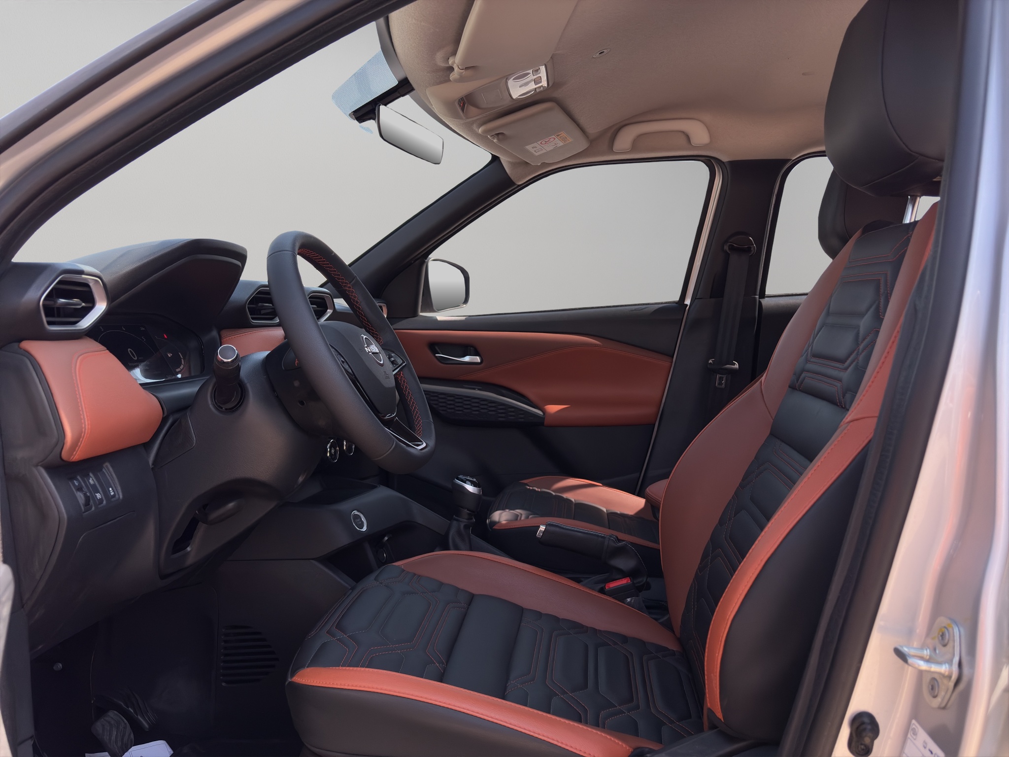 Nissan Magnite  5 pts. Exclusive, 1.0T, TM5, piel, RA-16 2025