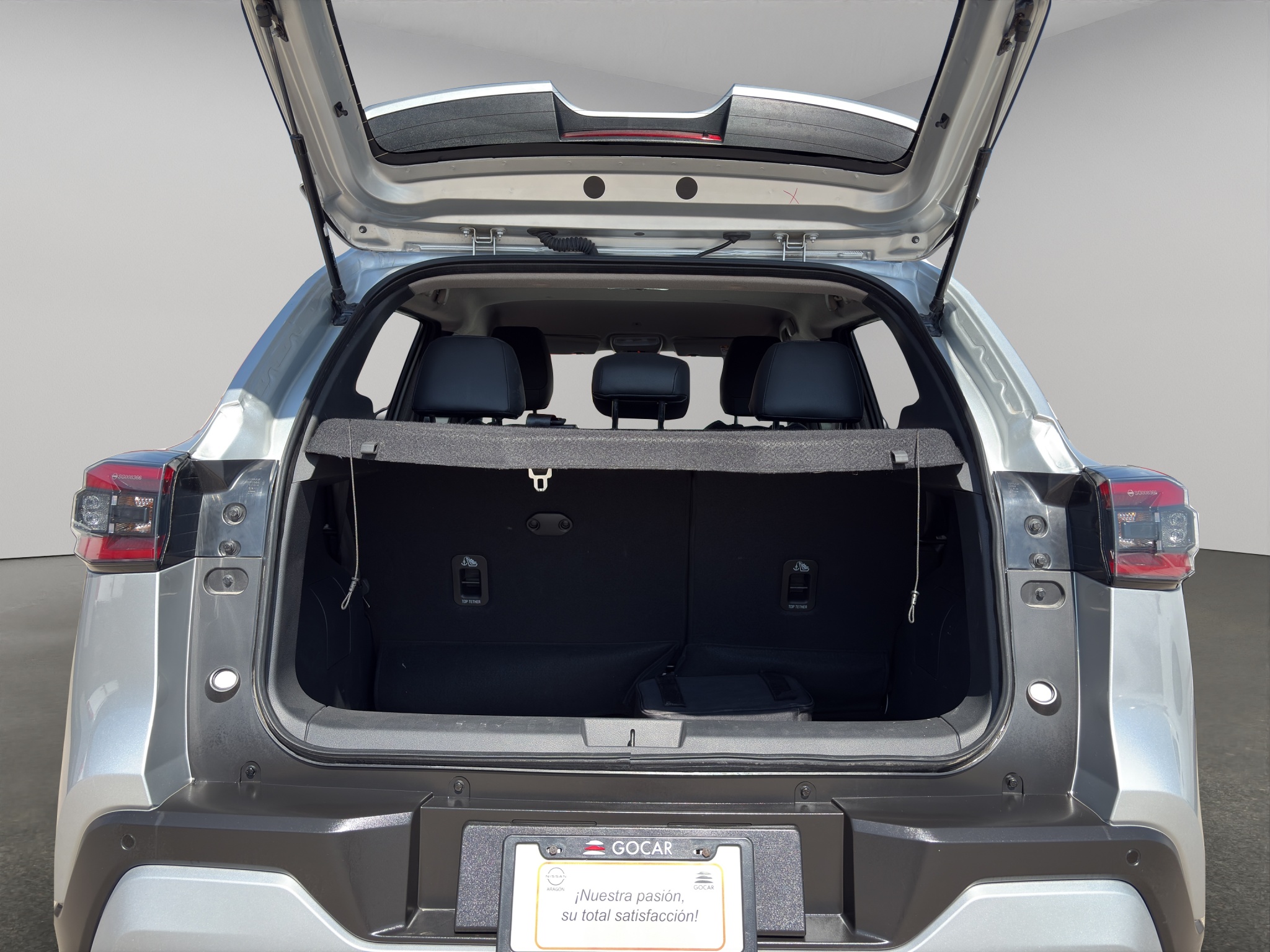 Nissan Magnite  5 pts. Exclusive, 1.0T, TM5, piel, RA-16 2025