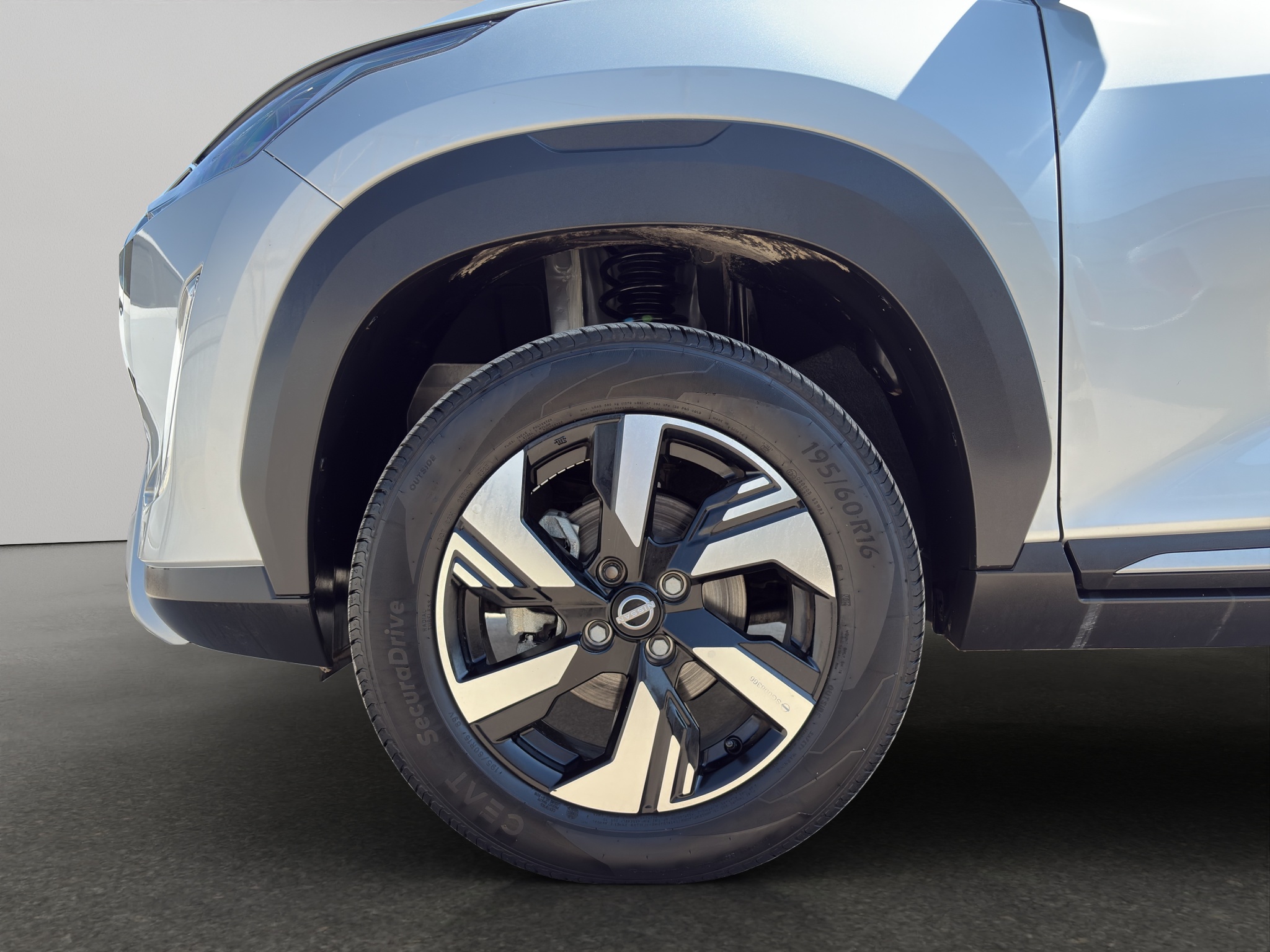 Nissan Magnite  5 pts. Exclusive, 1.0T, TM5, piel, RA-16 2025