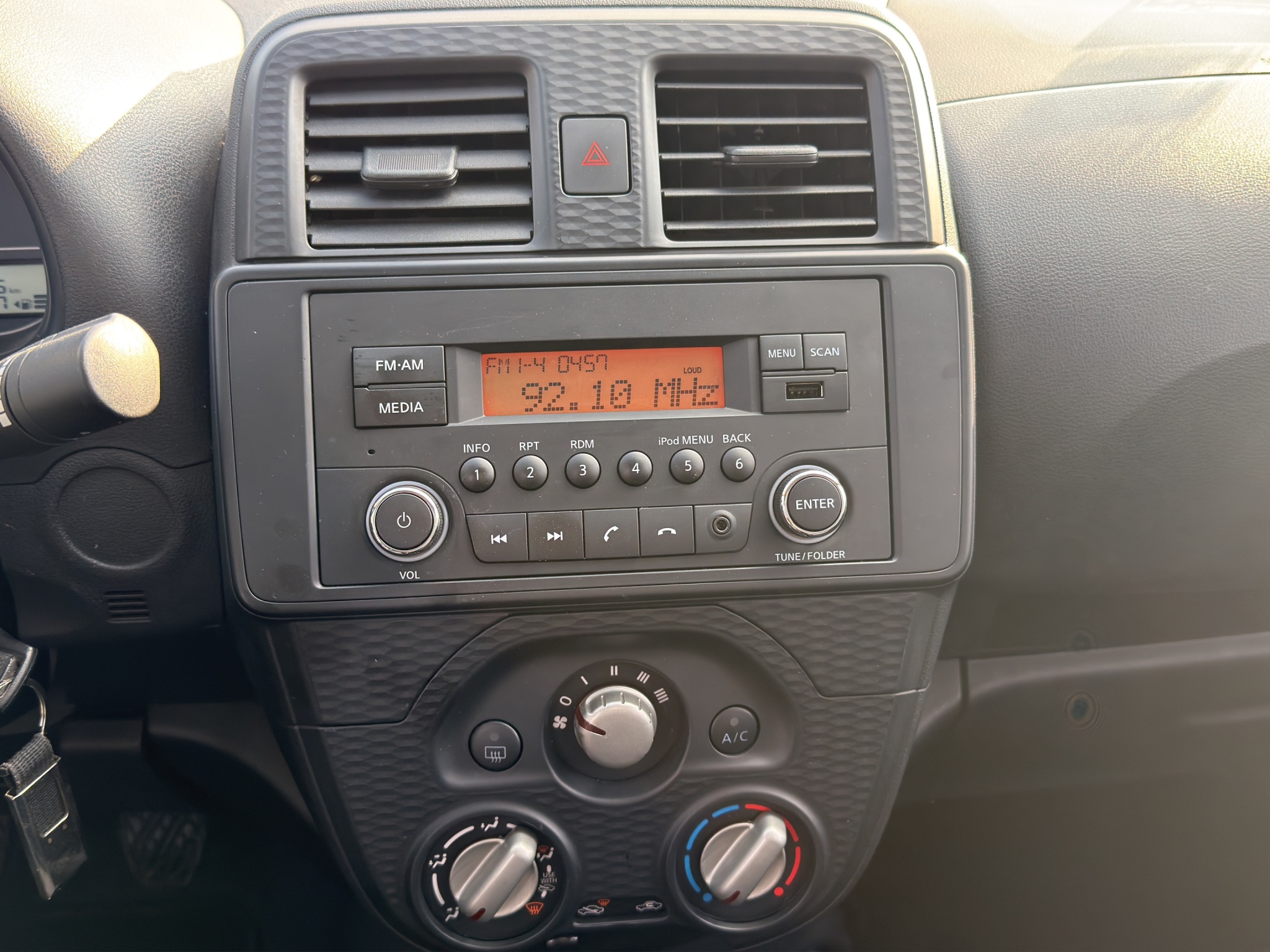 Nissan March 5 pts. HB Sense, TM5, a/ac., R-14 2023