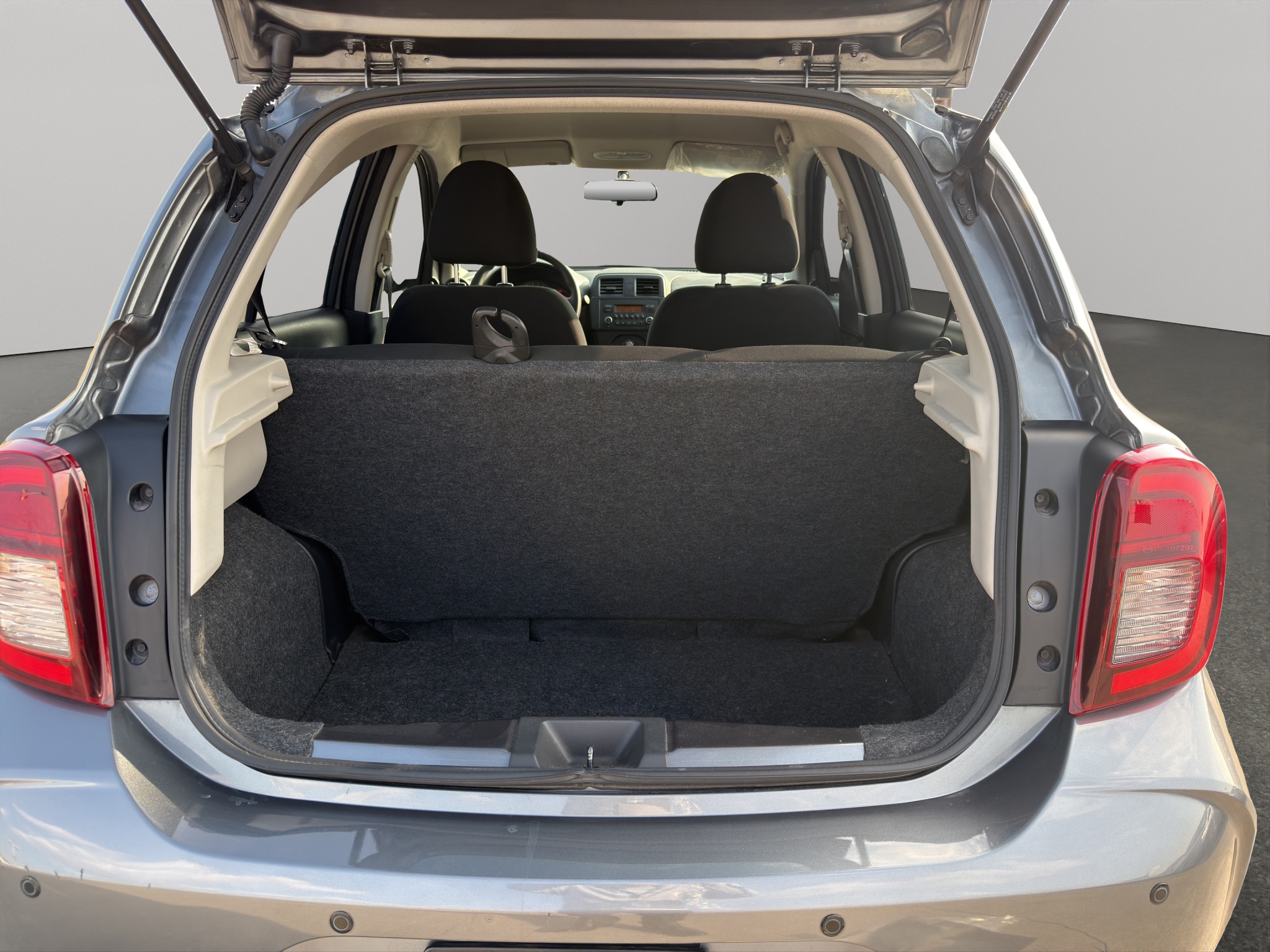 Nissan March 5 pts. HB Sense, TM5, a/ac., R-14 2023