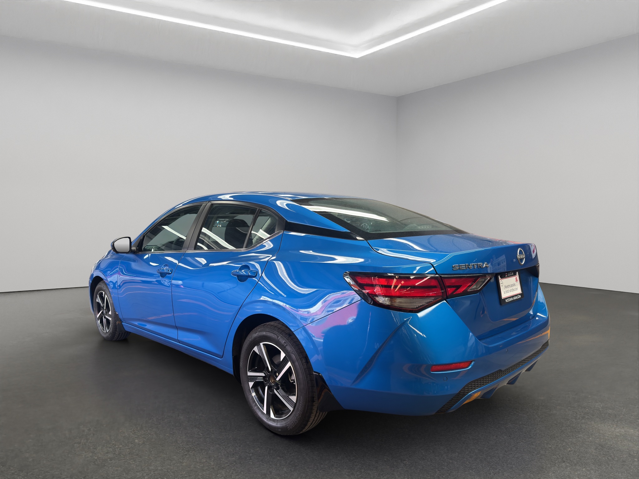 Nissan Sentra 4 pts. Advance, CVT, a/ac., f.niebla, RA-16 (línea anterior) 2025