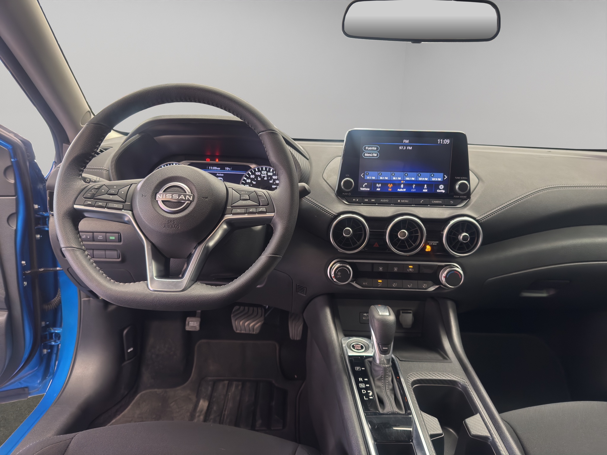 Nissan Sentra 4 pts. Advance, CVT, a/ac., f.niebla, RA-16 (línea anterior) 2025