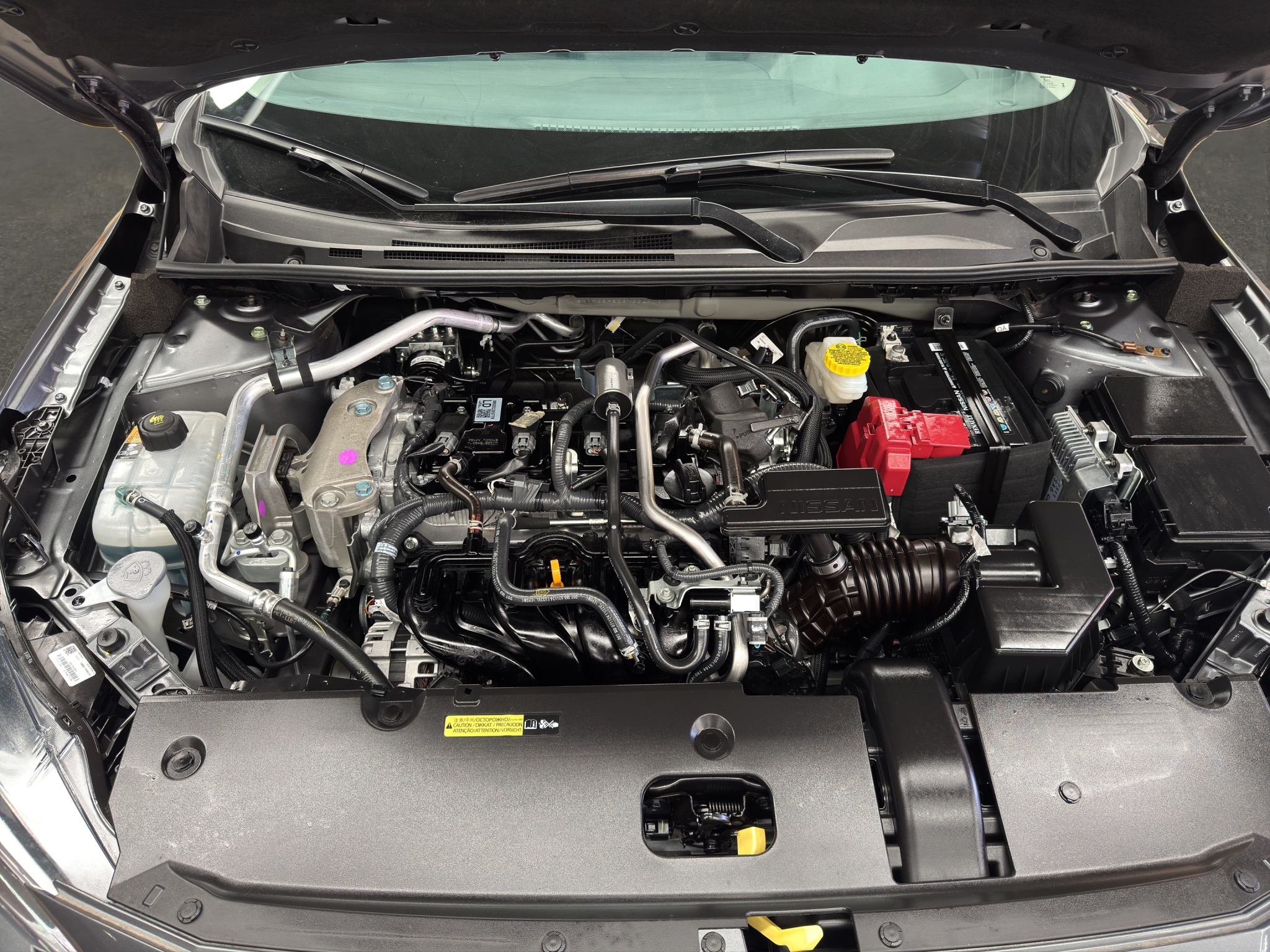 Nissan Sentra 4 pts. Advance, TM6, a/ac., f. niebla, RA-16 (línea anterior) 2025