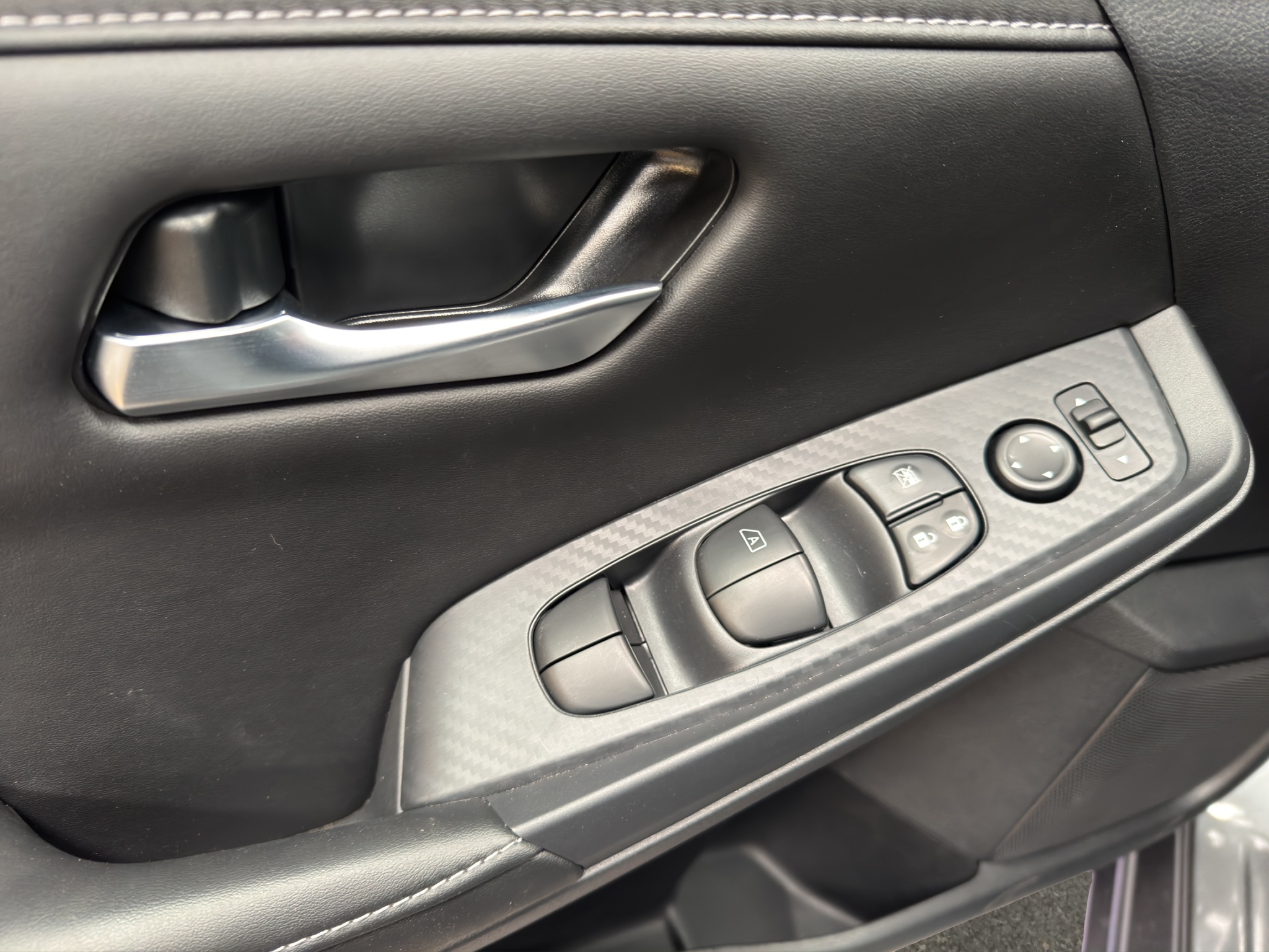 Nissan Sentra 4 pts. Advance, TM6, a/ac., f. niebla, RA-16 (línea anterior) 2025