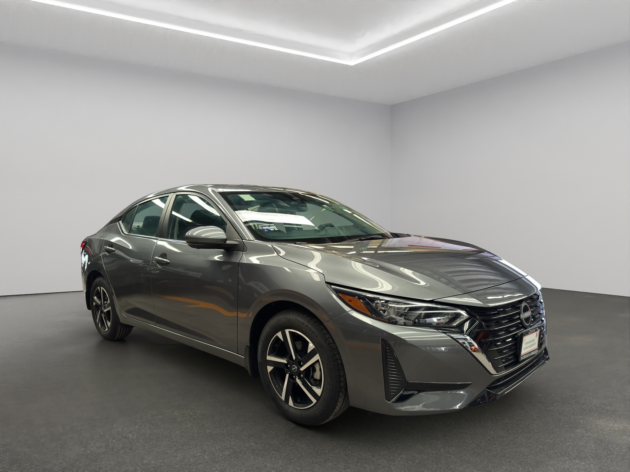 Nissan Sentra 4 pts. Advance, TM6, a/ac., f. niebla, RA-16 (línea anterior) 2025