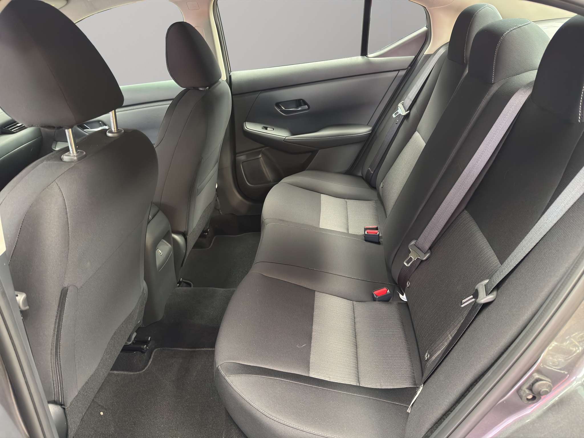 Nissan Sentra 4 pts. Advance, TM6, a/ac., f. niebla, RA-16 (línea anterior) 2025