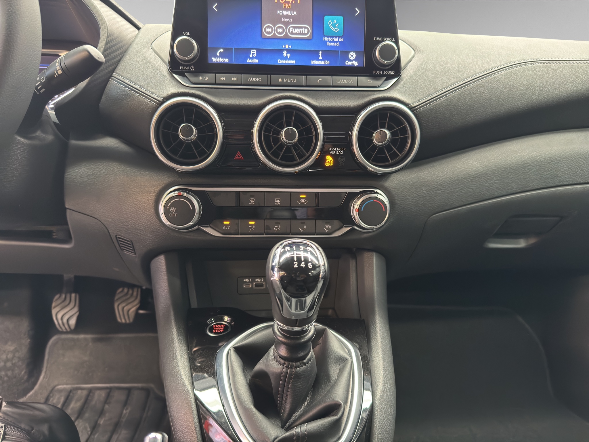 Nissan Sentra 4 pts. Advance, TM6, a/ac., f. niebla, RA-16 (línea anterior) 2025