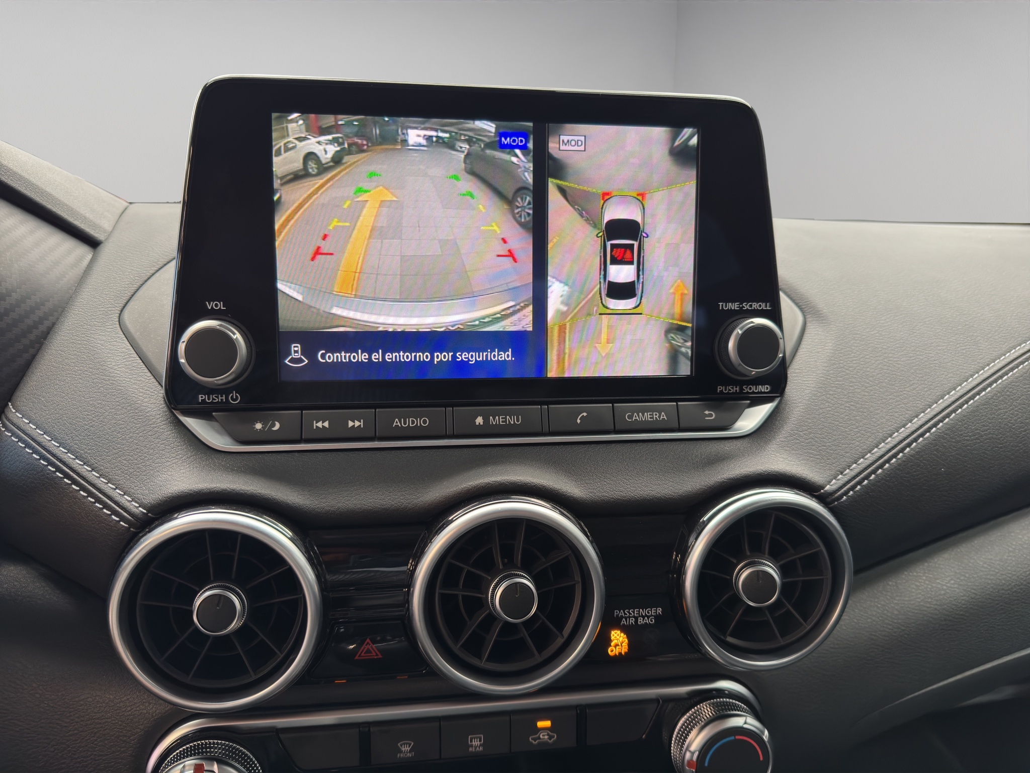 Nissan Sentra 4 pts. Advance, TM6, a/ac., f. niebla, RA-16 (línea anterior) 2025