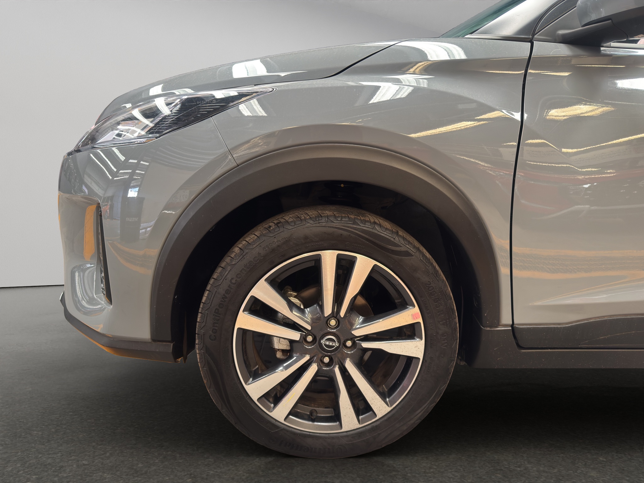 Nissan Kicks  5 pts. Play Advance, 1.6l, CVT, RA-17 (línea nueva) 2025