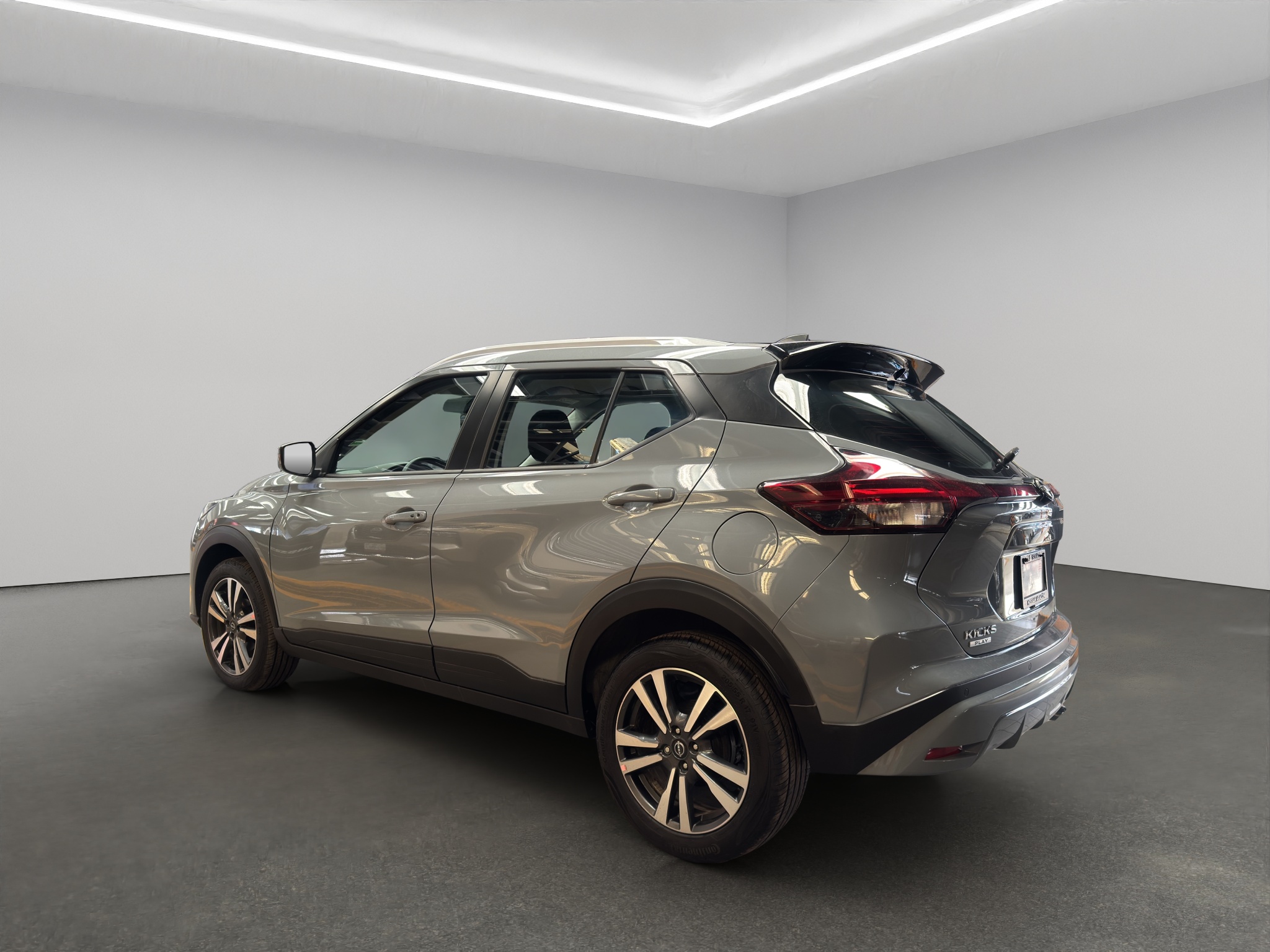 Nissan Kicks  5 pts. Play Advance, 1.6l, CVT, RA-17 (línea nueva) 2025