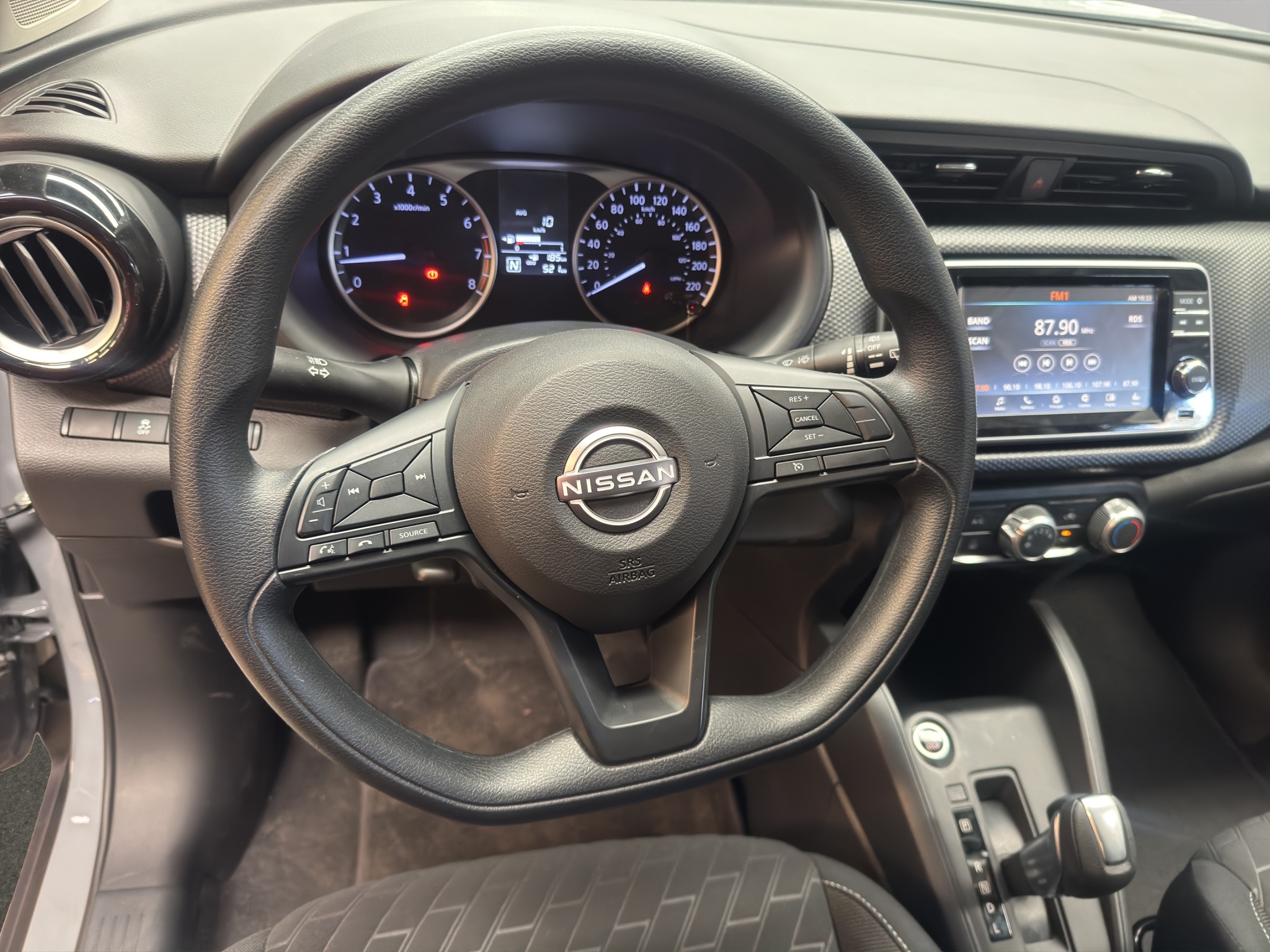 Nissan Kicks  5 pts. Play Advance, 1.6l, CVT, RA-17 (línea nueva) 2025