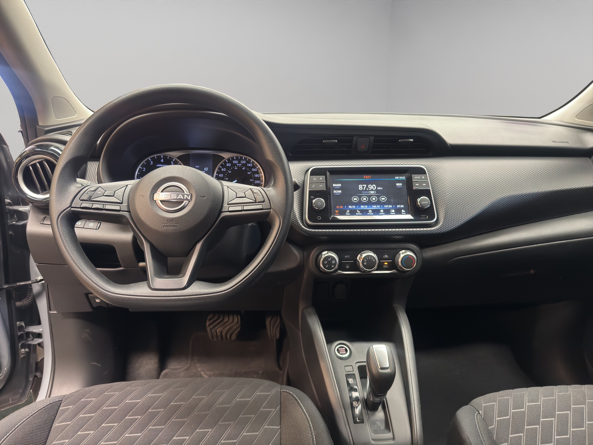 Nissan Kicks  5 pts. Play Advance, 1.6l, CVT, RA-17 (línea nueva) 2025