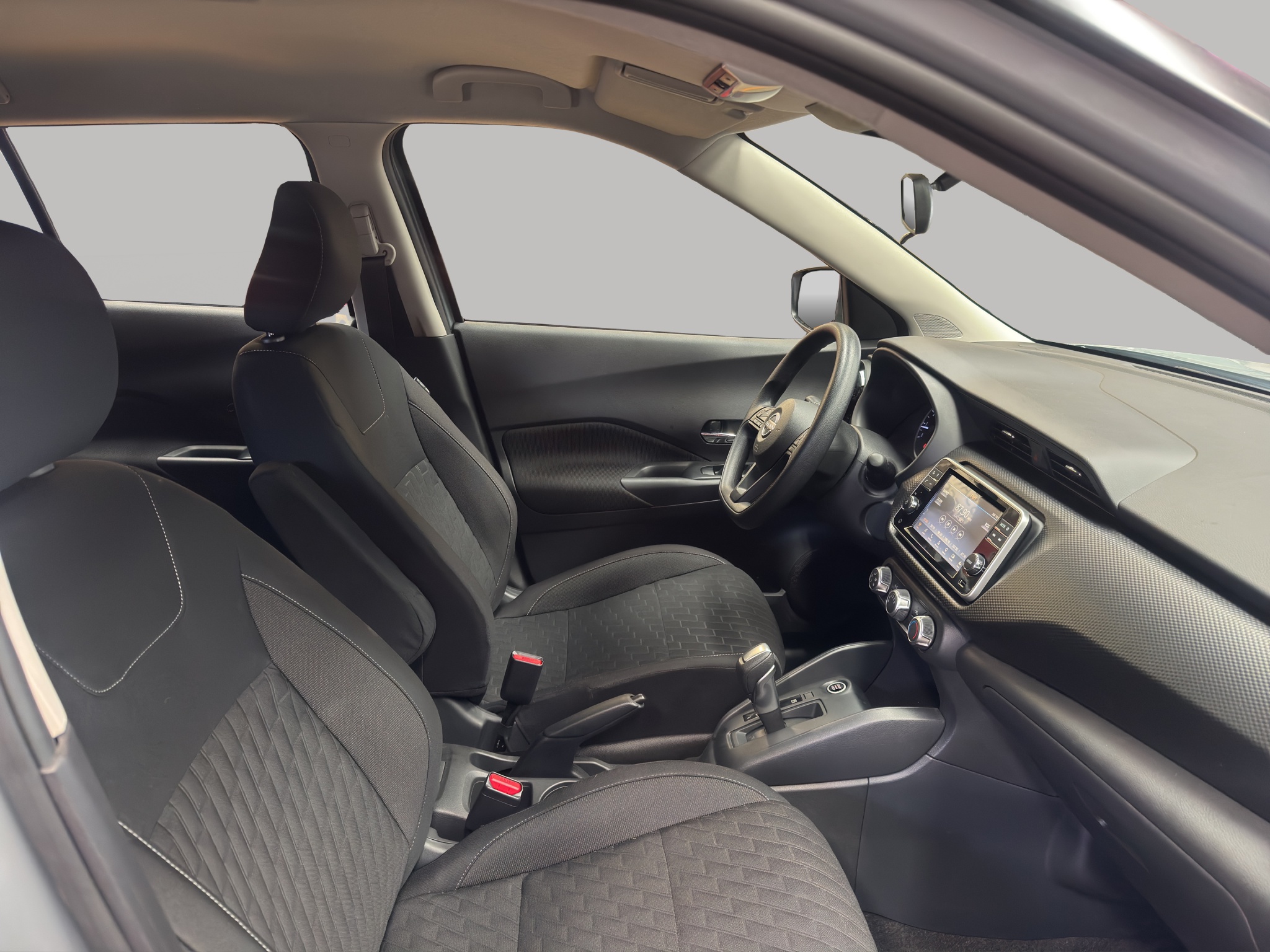 Nissan Kicks  5 pts. Play Advance, 1.6l, CVT, RA-17 (línea nueva) 2025