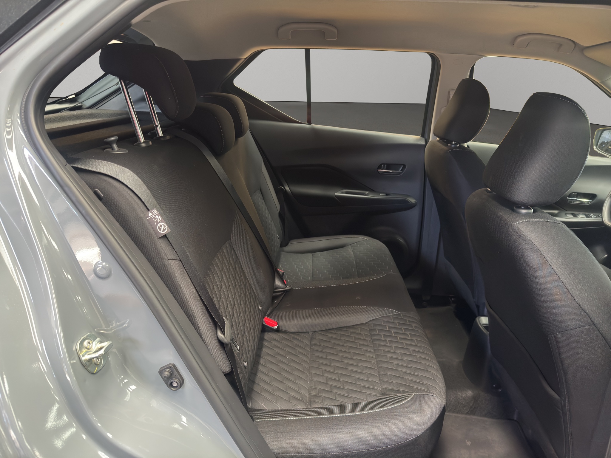 Nissan Kicks  5 pts. Play Advance, 1.6l, CVT, RA-17 (línea nueva) 2025