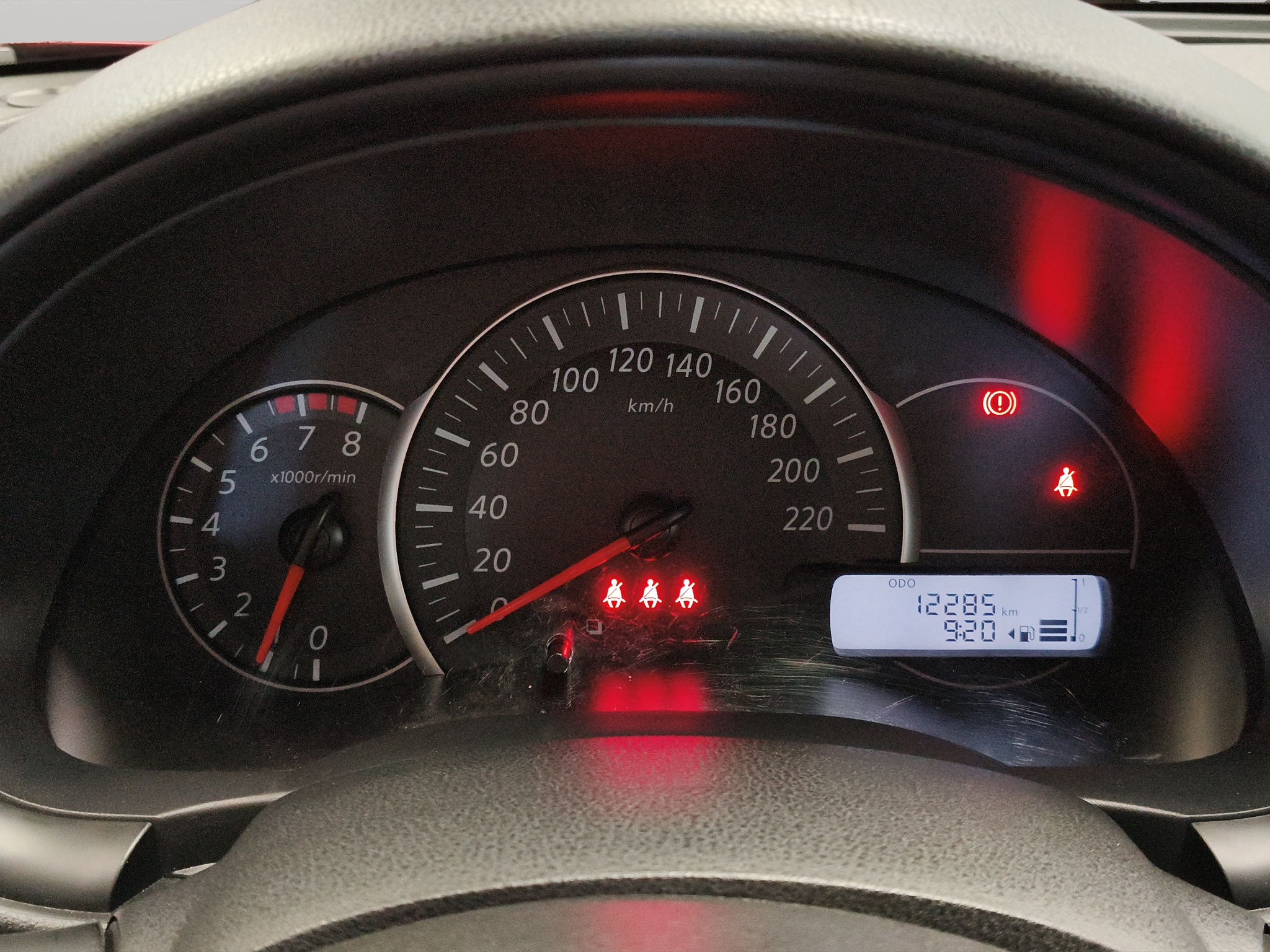 Nissan March 5 pts. HB Sense, TM5, a/ac., R-14 2025