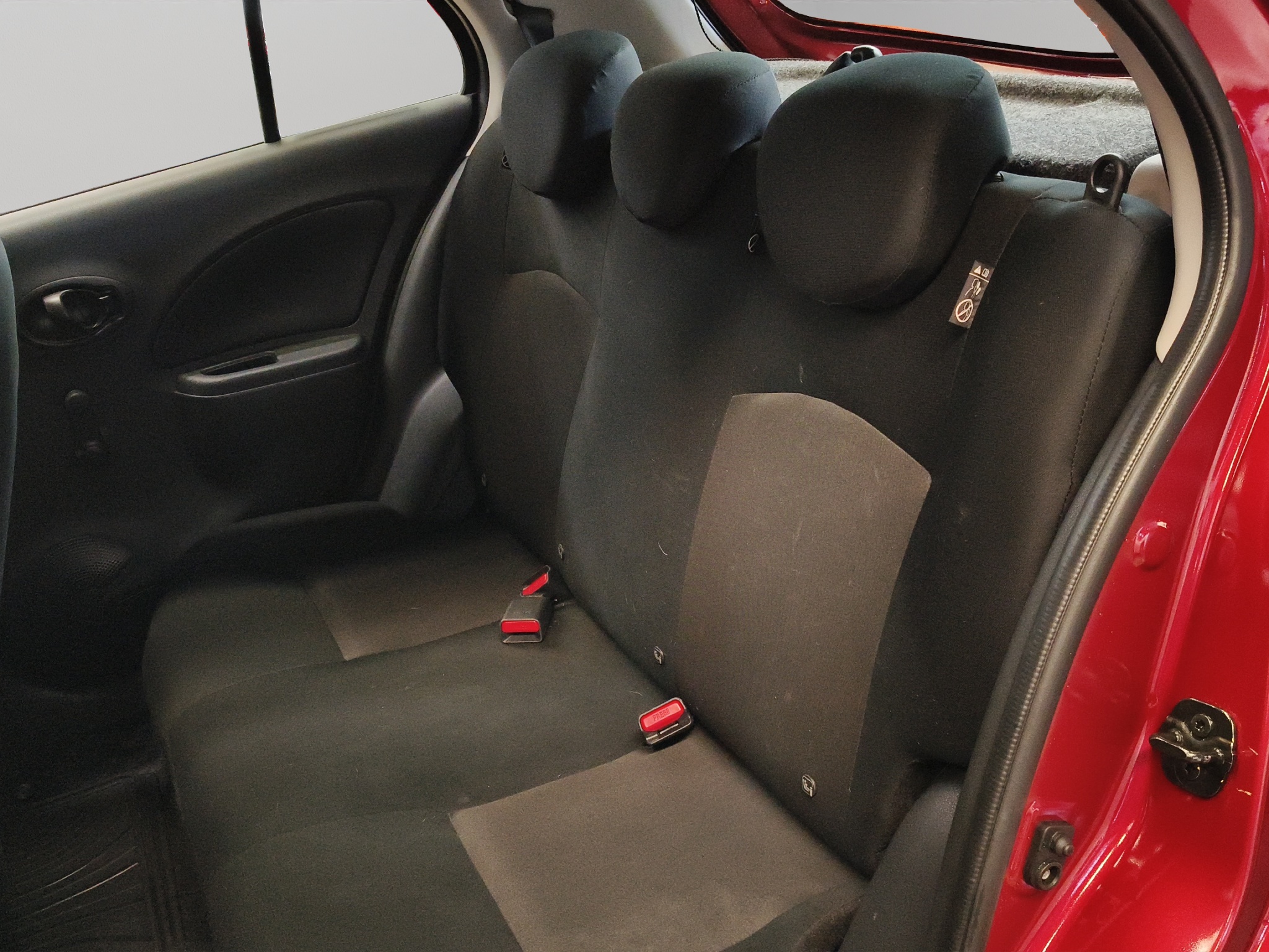 Nissan March 5 pts. HB Sense, TM5, a/ac., R-14 2025