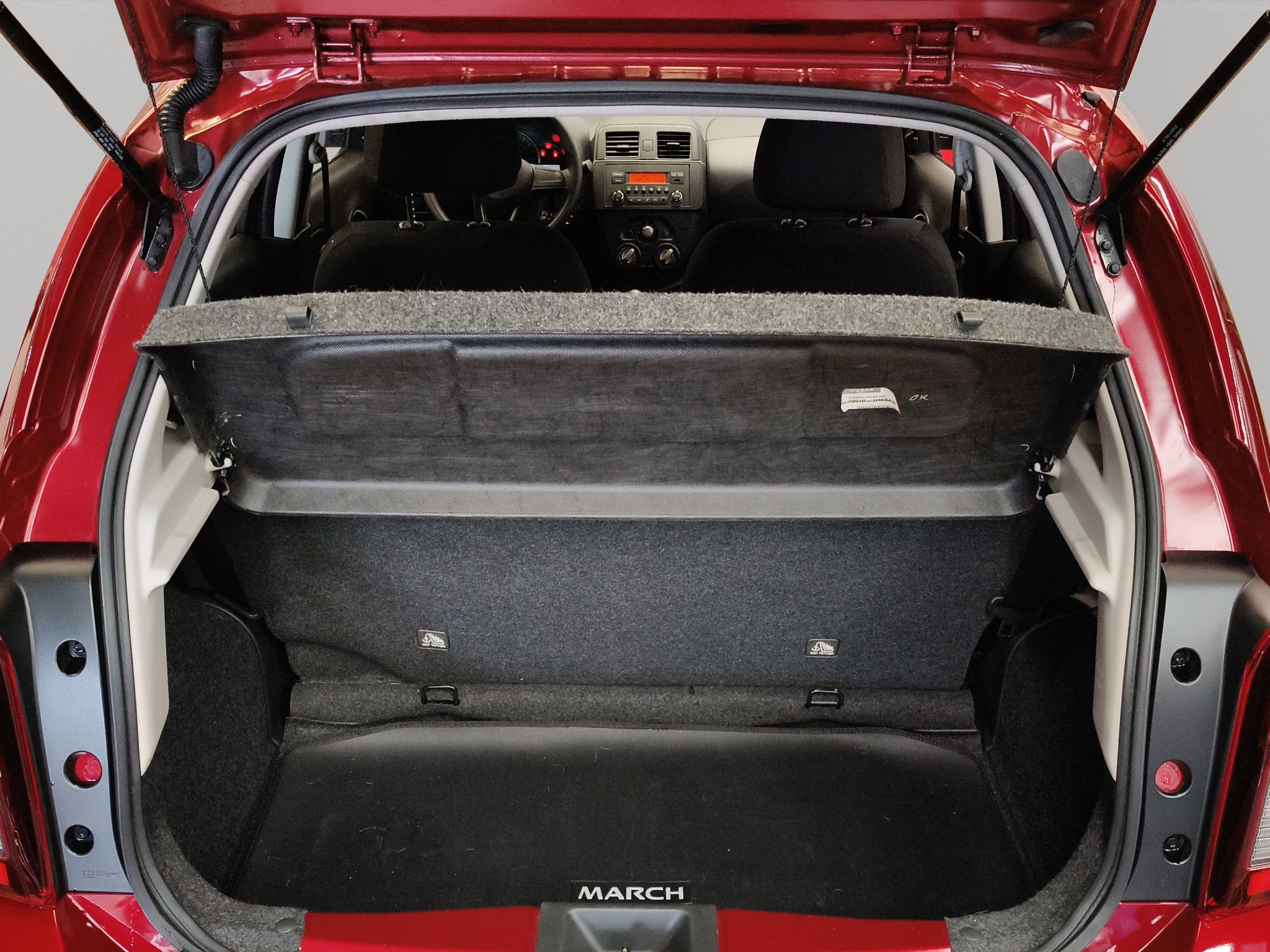 Nissan March 5 pts. HB Sense, TM5, a/ac., R-14 2025