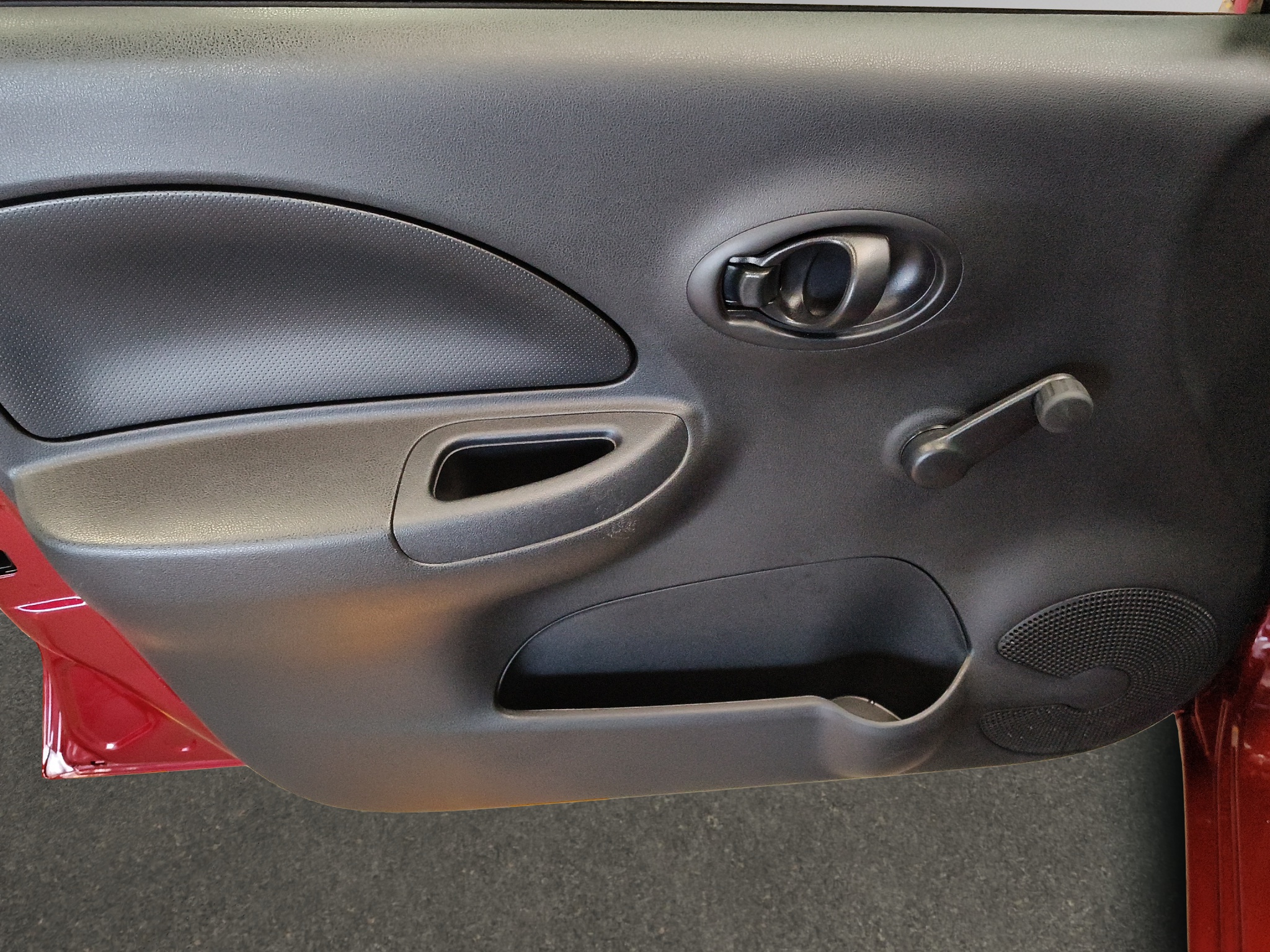 Nissan March 5 pts. HB Sense, TM5, a/ac., R-14 2025