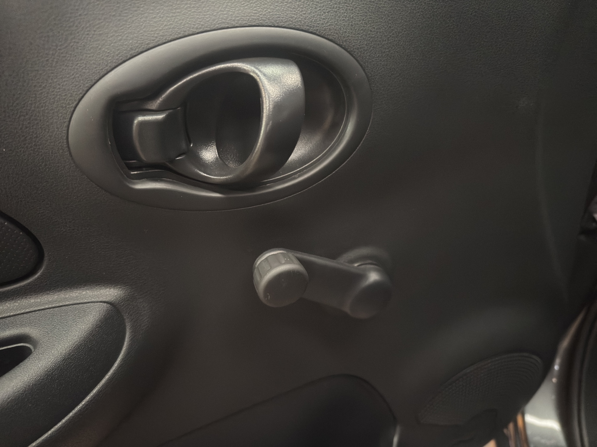 Nissan March 5 pts. HB Sense, TM5, a/ac., R-14 2024