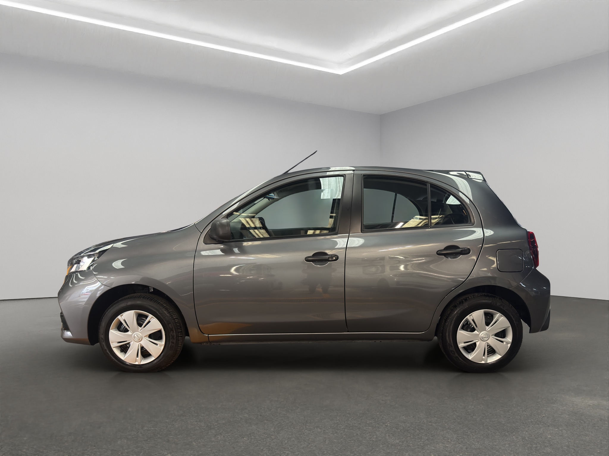 Nissan March 5 pts. HB Sense, TM5, a/ac., R-14 2024