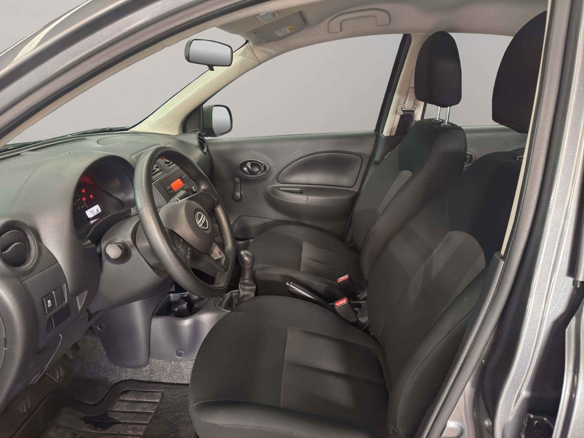 Nissan March 5 pts. HB Sense, TM5, a/ac., R-14 2024