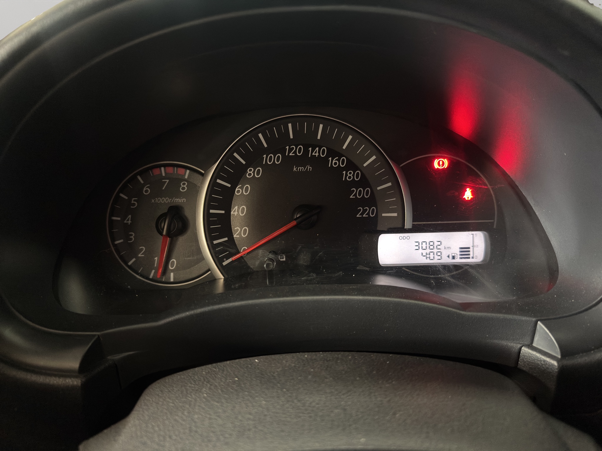 Nissan March 5 pts. HB Sense, TM5, a/ac., R-14 2024