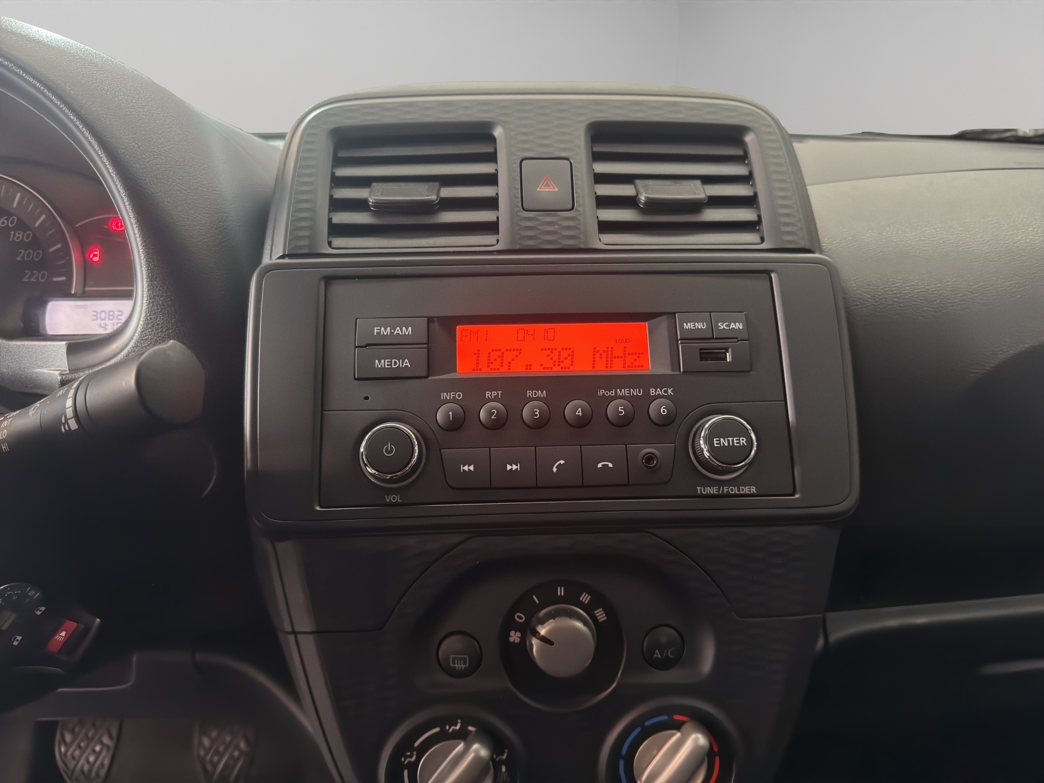 Nissan March 5 pts. HB Sense, TM5, a/ac., R-14 2024