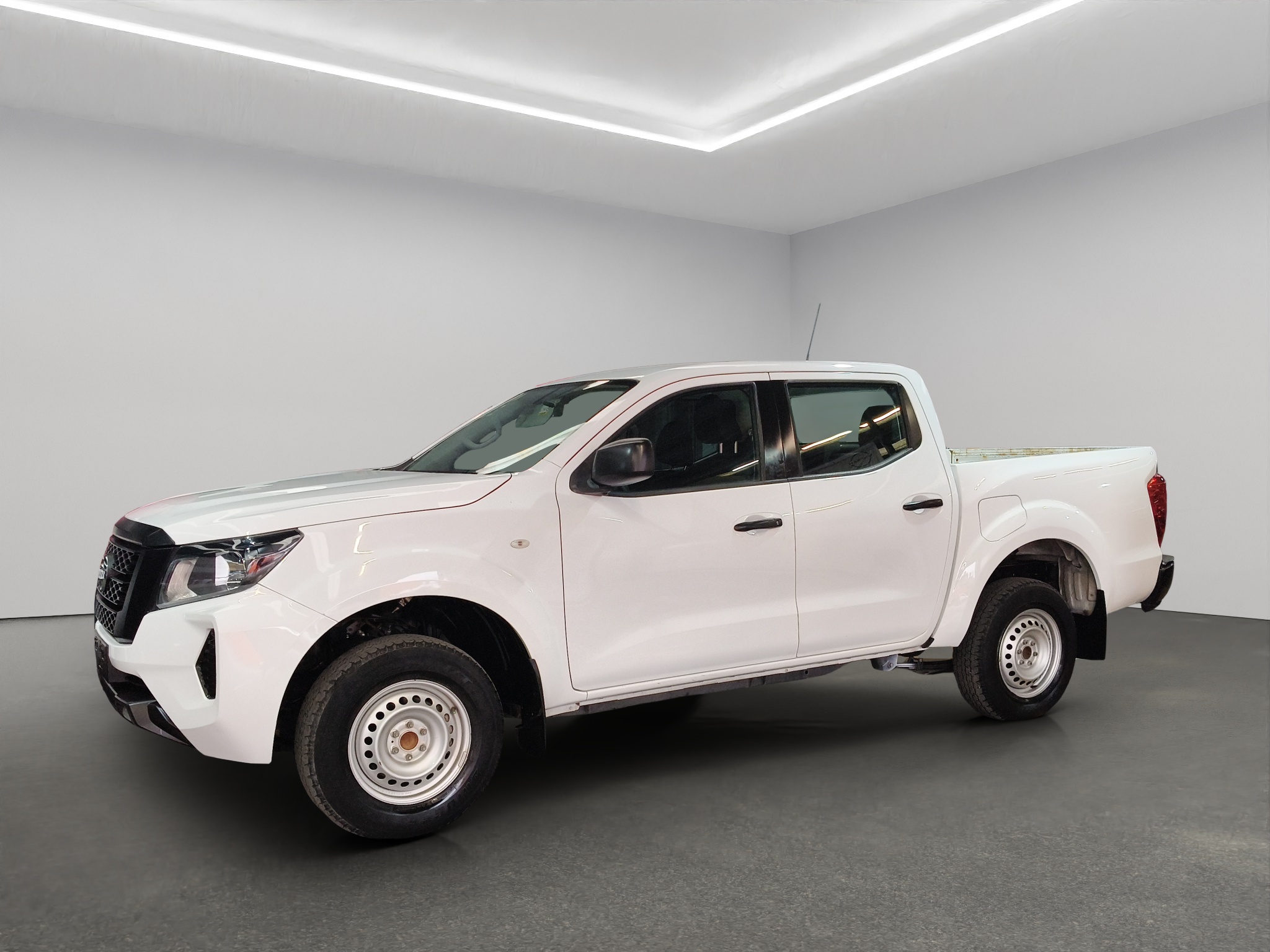 Nissan Comerciales Frontier y NP 300 Frontier Pick-Up 4 pts. Frontier SE, Doble Cab., L4, 2.5l, TM6, a/ac., VE, R-16 (cambio de línea) 2021