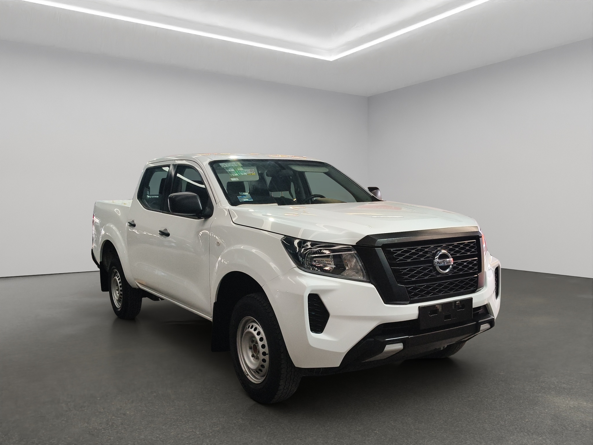 Nissan Comerciales Frontier y NP 300 Frontier Pick-Up 4 pts. Frontier SE, Doble Cab., L4, 2.5l, TM6, a/ac., VE, R-16 (cambio de línea) 2021