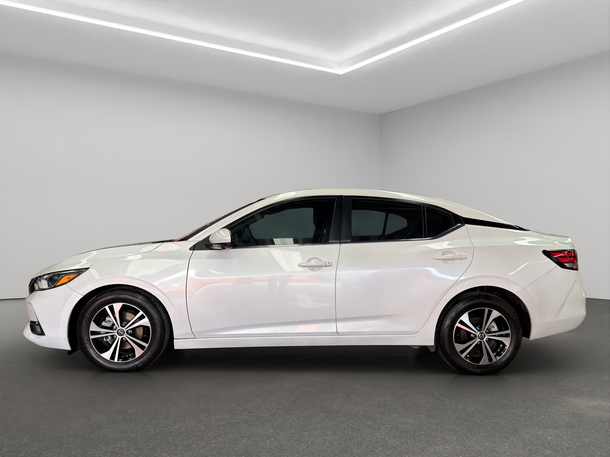 Nissan Sentra 4 pts. Advance, CVT, a/ac., f. niebla, RA-16 2023