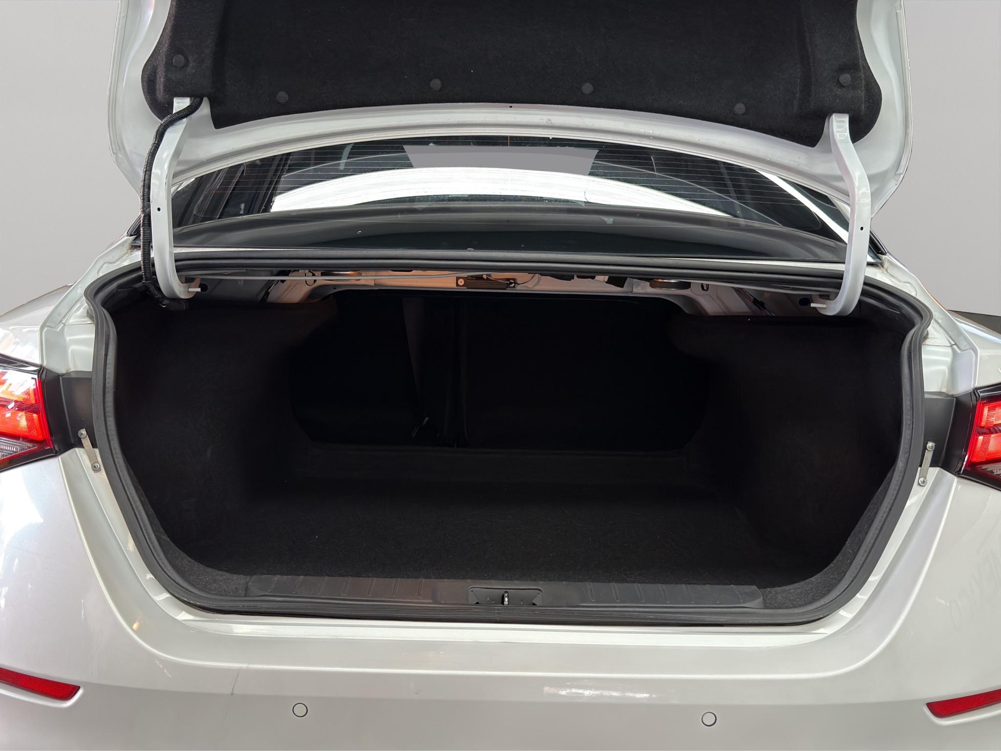 Nissan Sentra 4 pts. Advance, CVT, a/ac., f. niebla, RA-16 2023