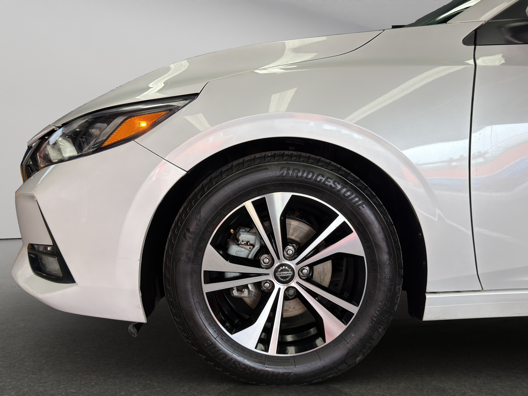 Nissan Sentra 4 pts. Advance, CVT, a/ac., f. niebla, RA-16 2023